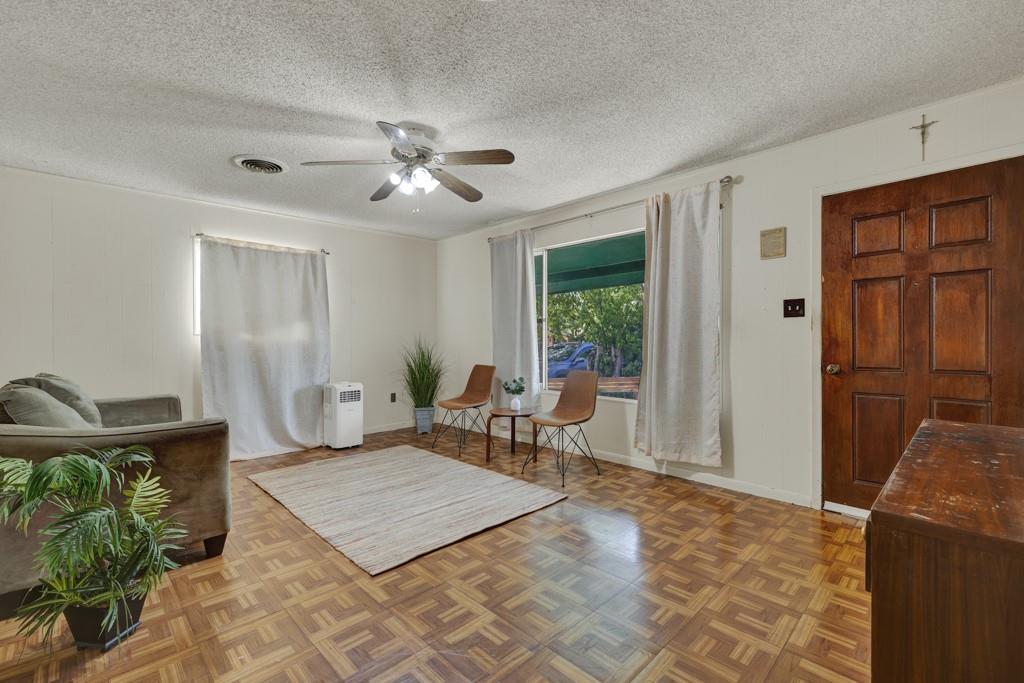 102 Selvera St, Kyle, TX 78640