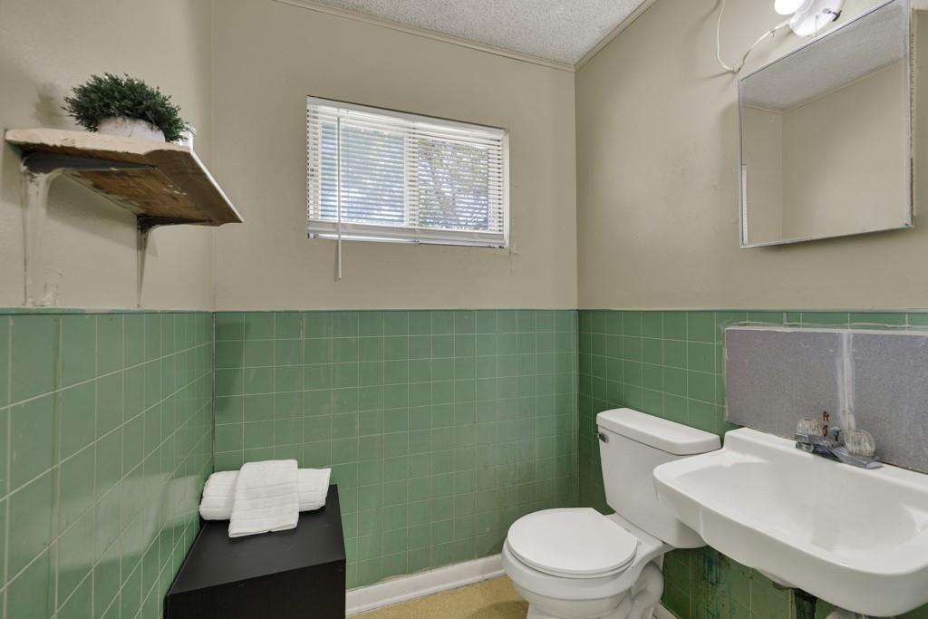 102 Selvera St, Kyle, TX 78640