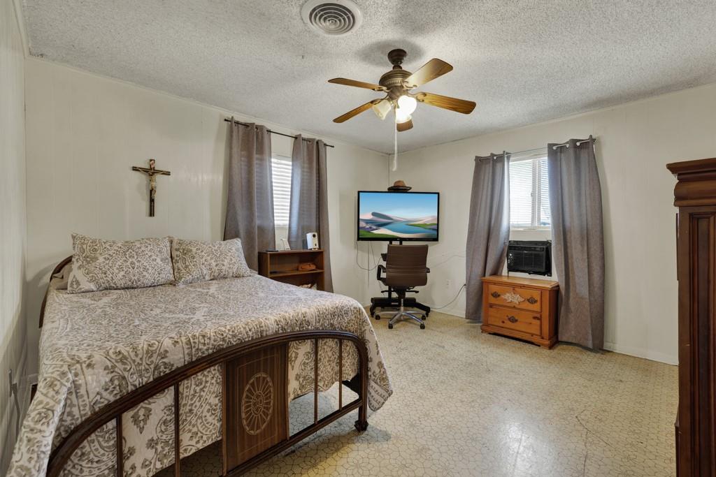 102 Selvera St, Kyle, TX 78640