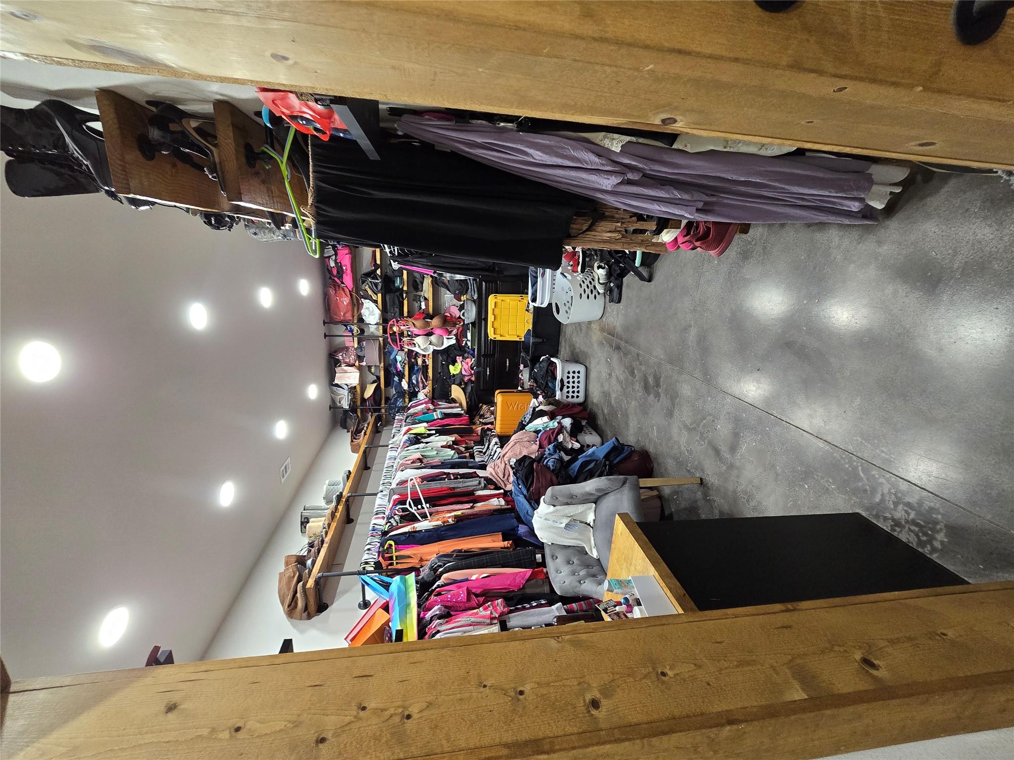 143 County Rd, Paige, TX 78659