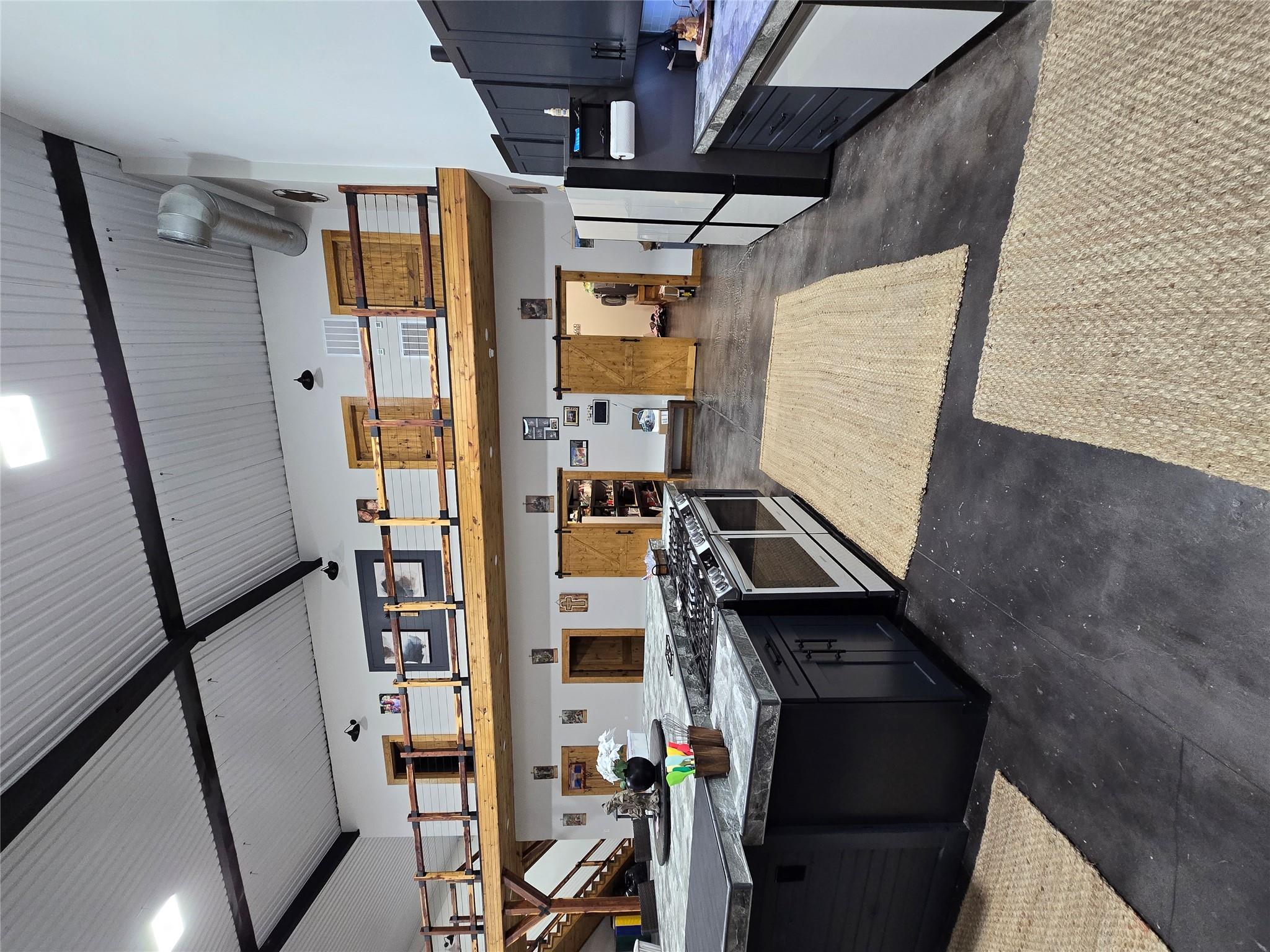 143 County Rd, Paige, TX 78659