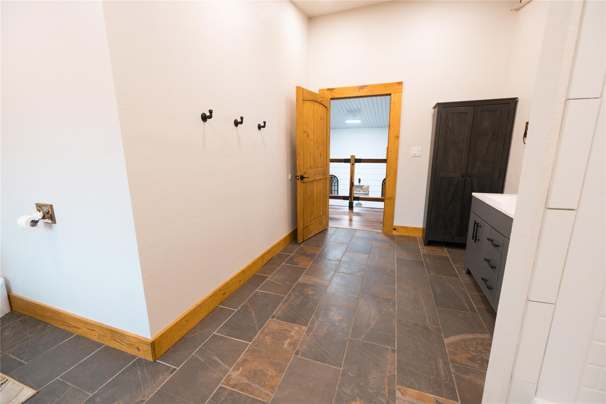 143 County Rd, Paige, TX 78659