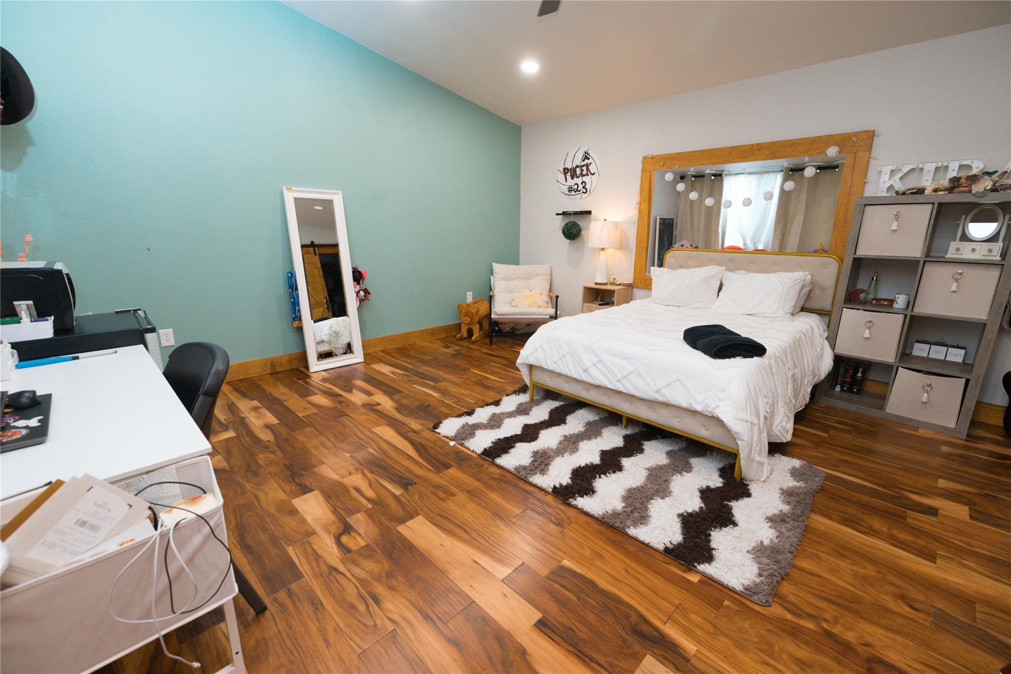 143 County Rd, Paige, TX 78659