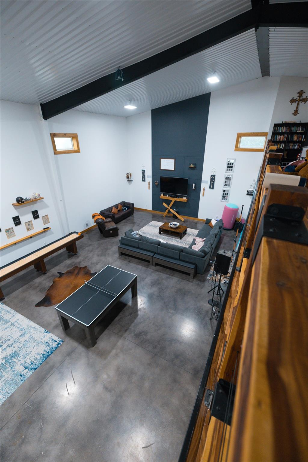 143 County Rd, Paige, TX 78659