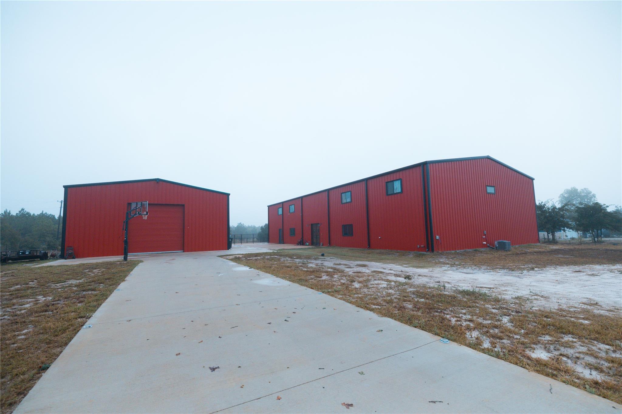 143 County Rd, Paige, TX 78659