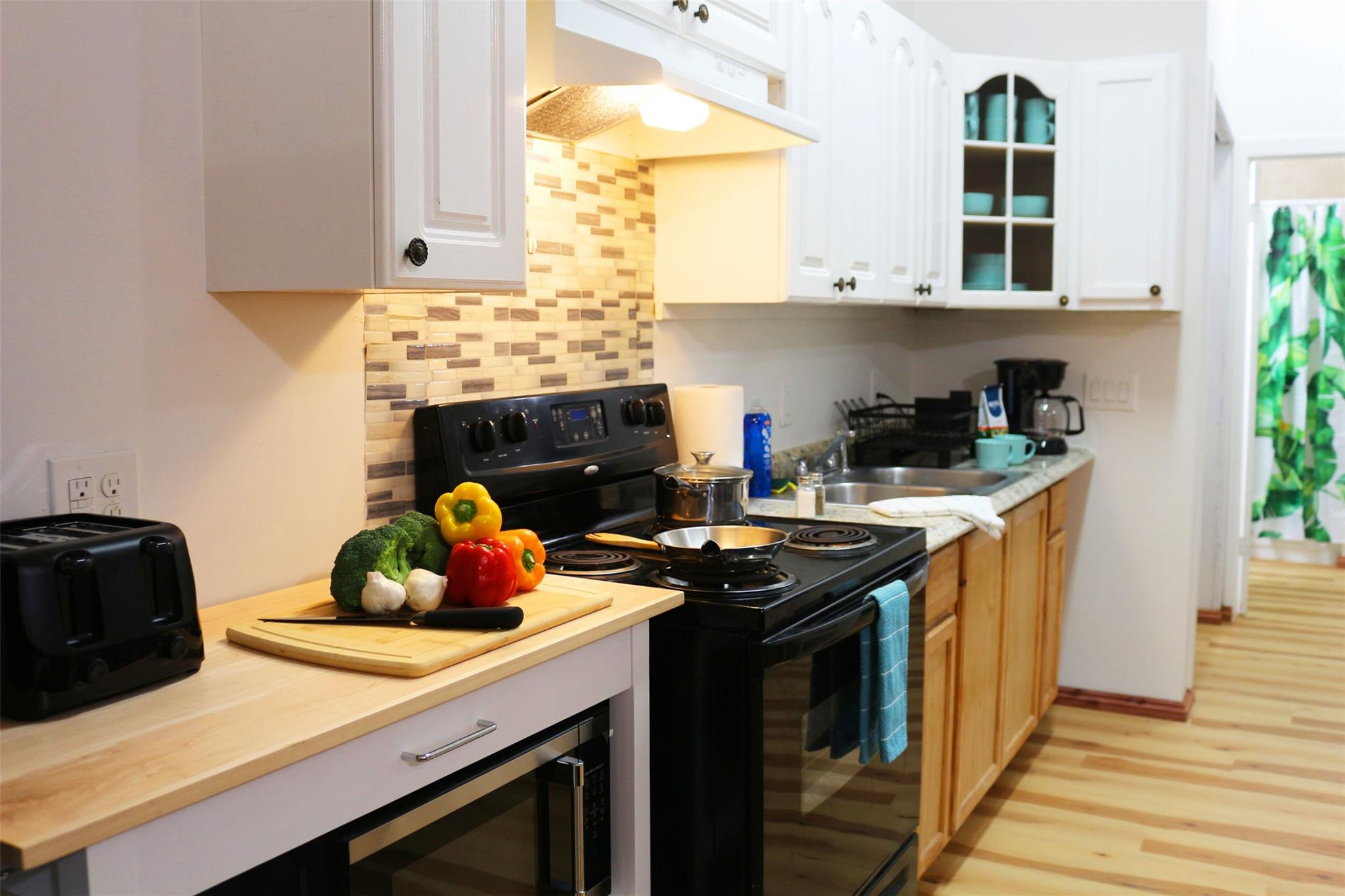 107 Martin Ln # C, Cedar Creek, TX 78612