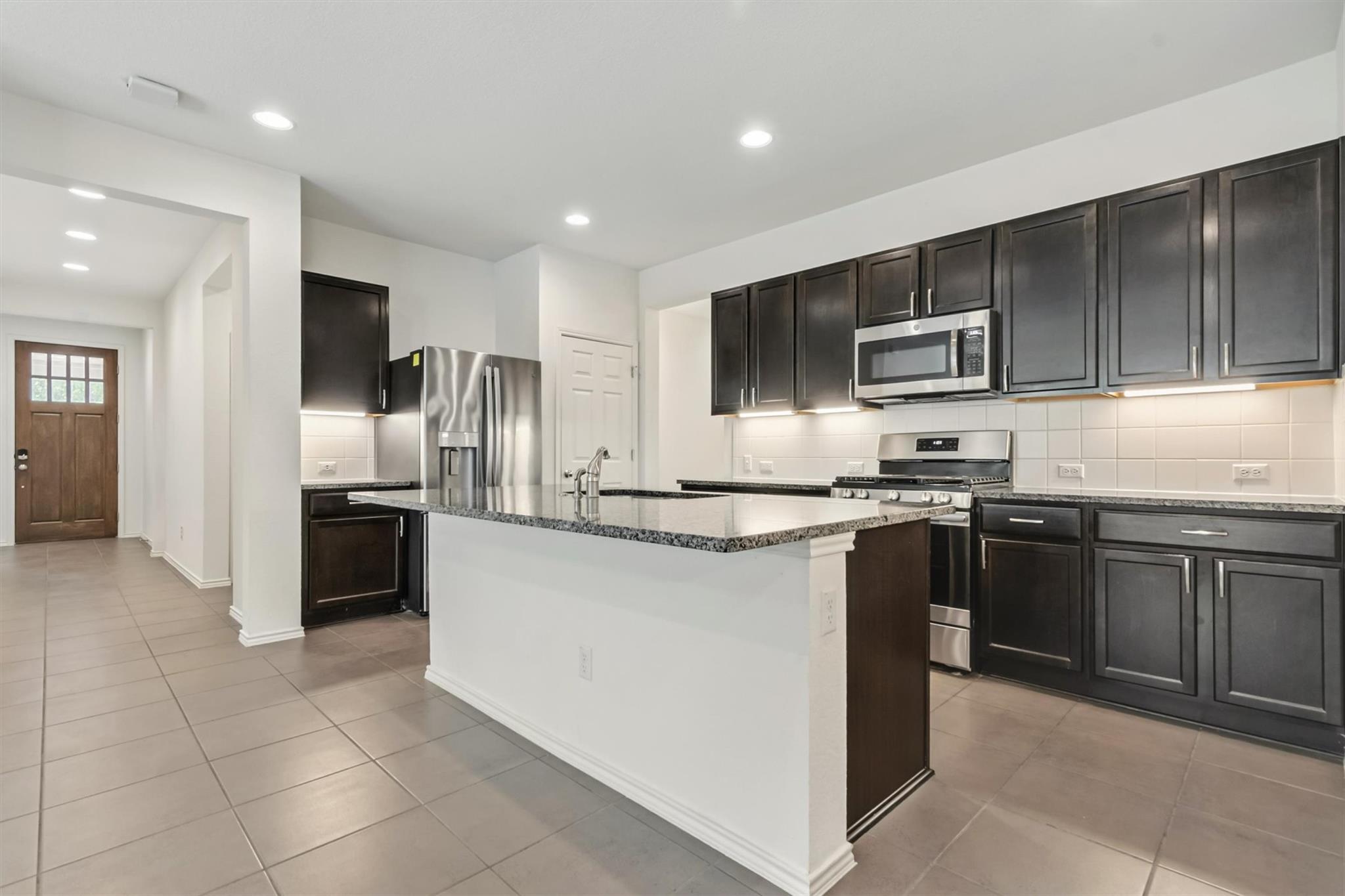 533 Sweetwood Ln, Leander, TX 78641