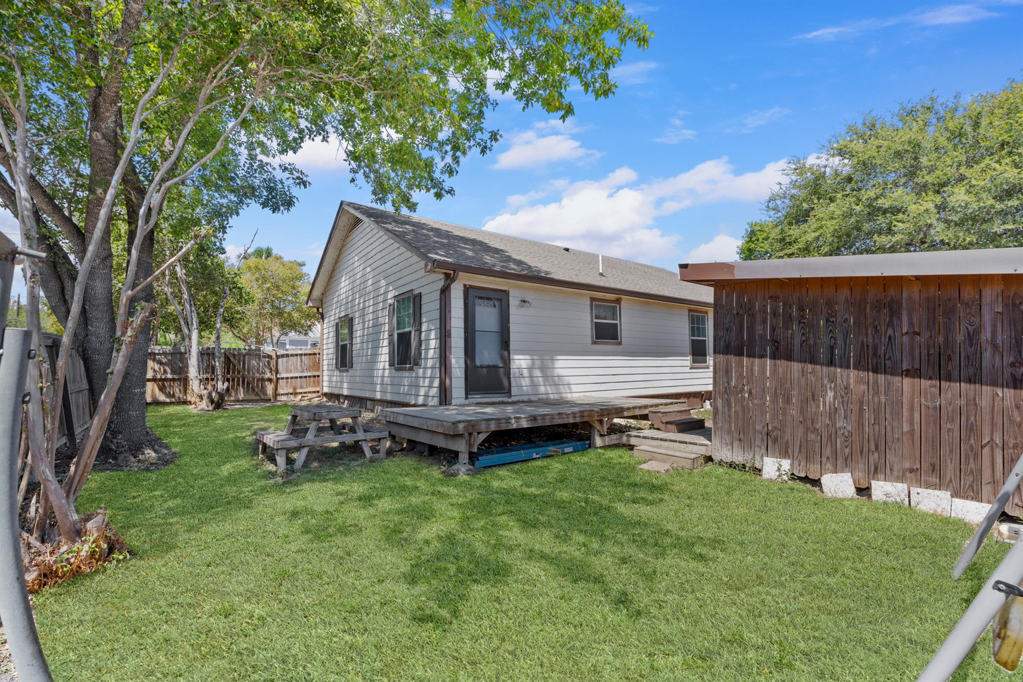 47 Mesquite Dr, Maxwell, TX 78656