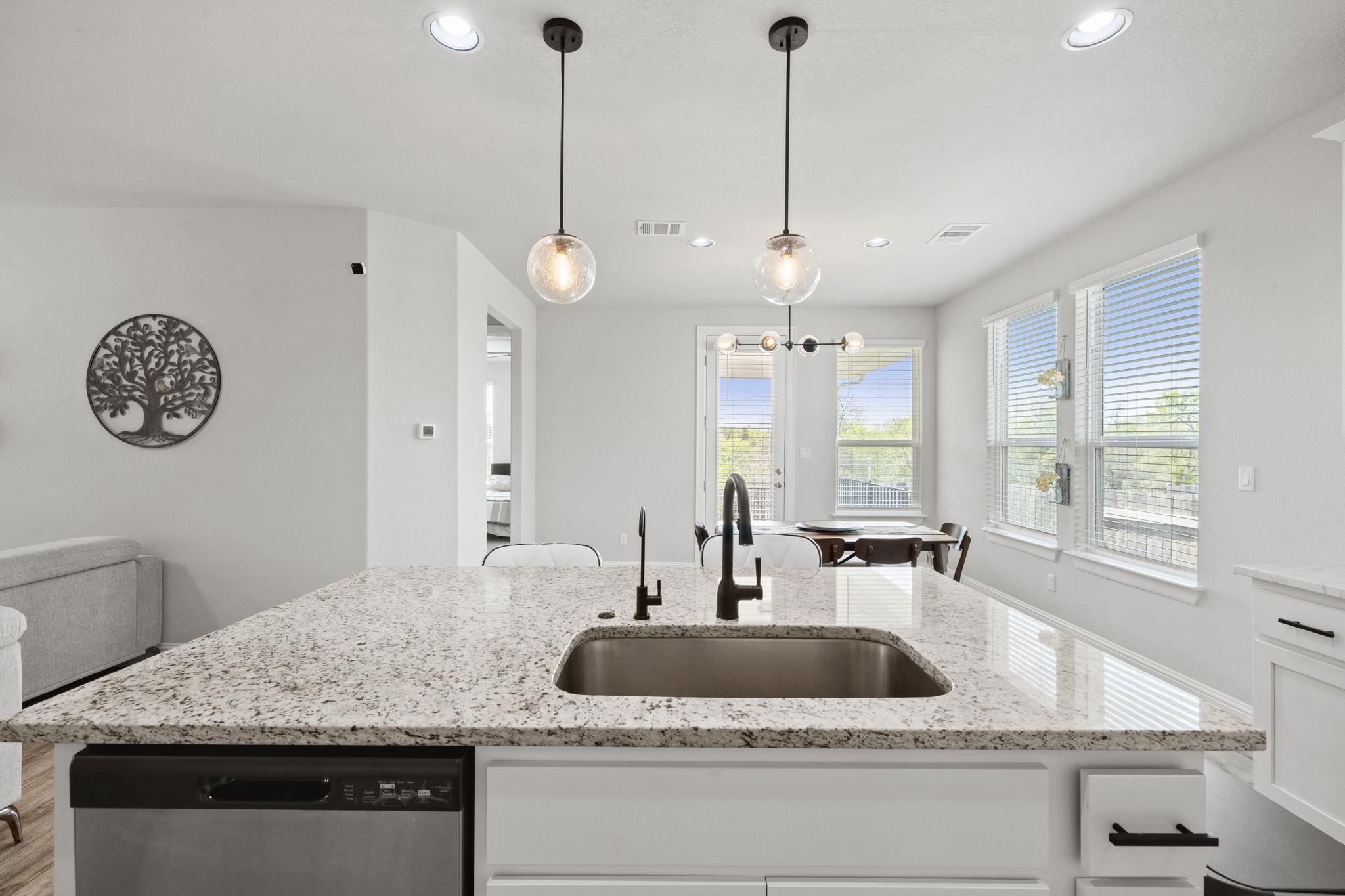 129 Stone Canyon Dr, Georgetown, TX 78628