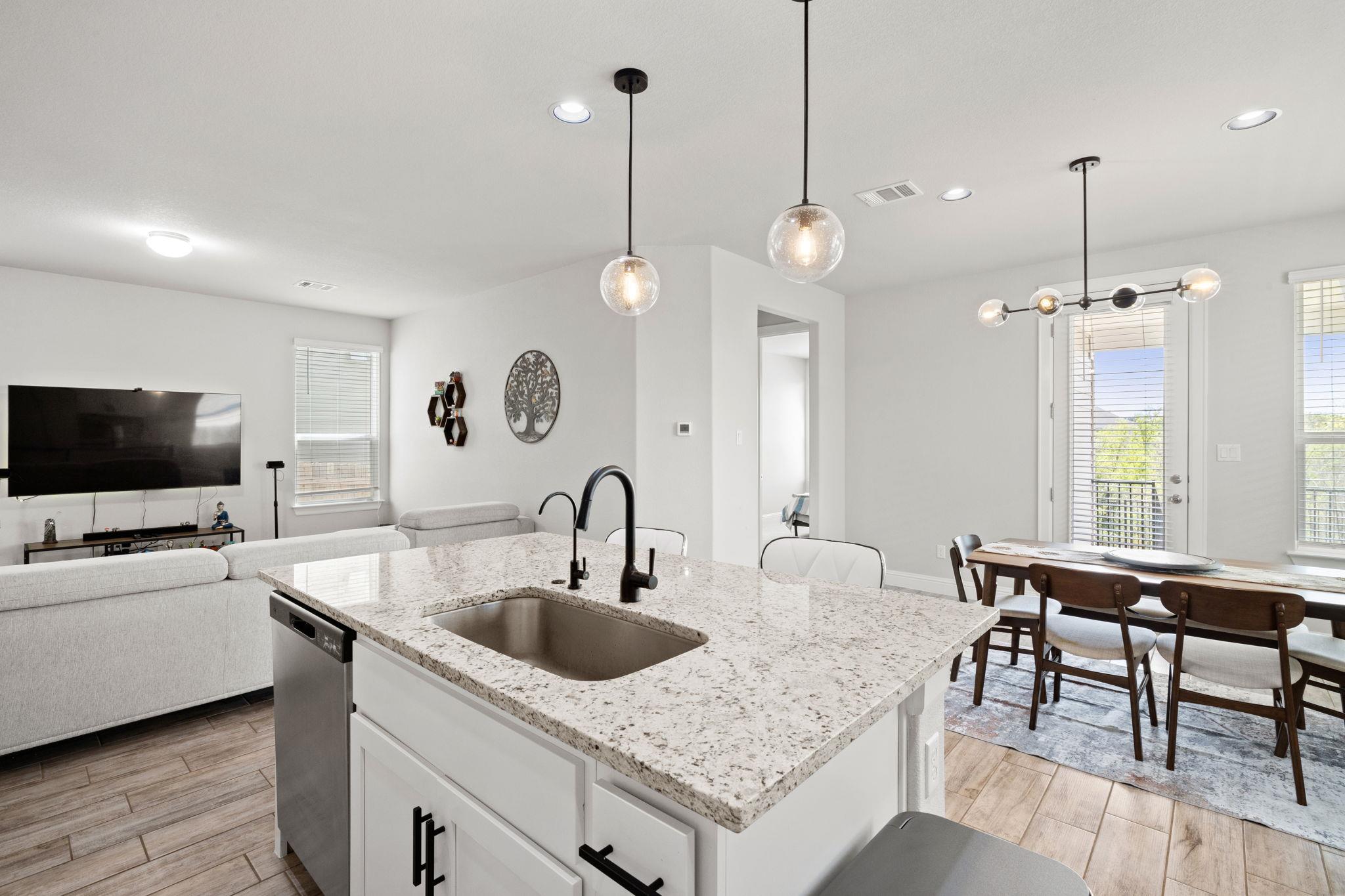 129 Stone Canyon Dr, Georgetown, TX 78628