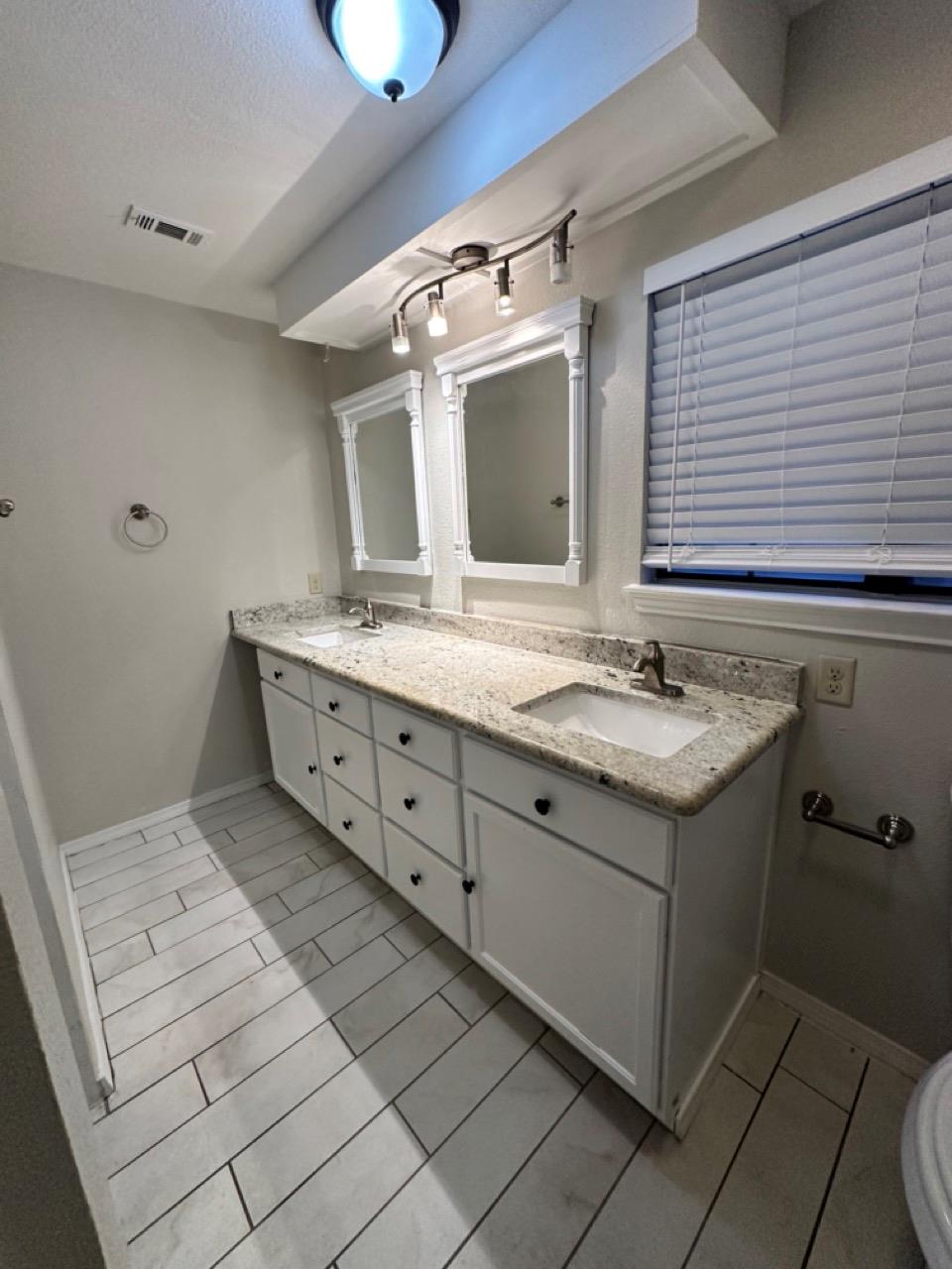 2001 KIRKSEY Dr # B, Austin, TX 78741