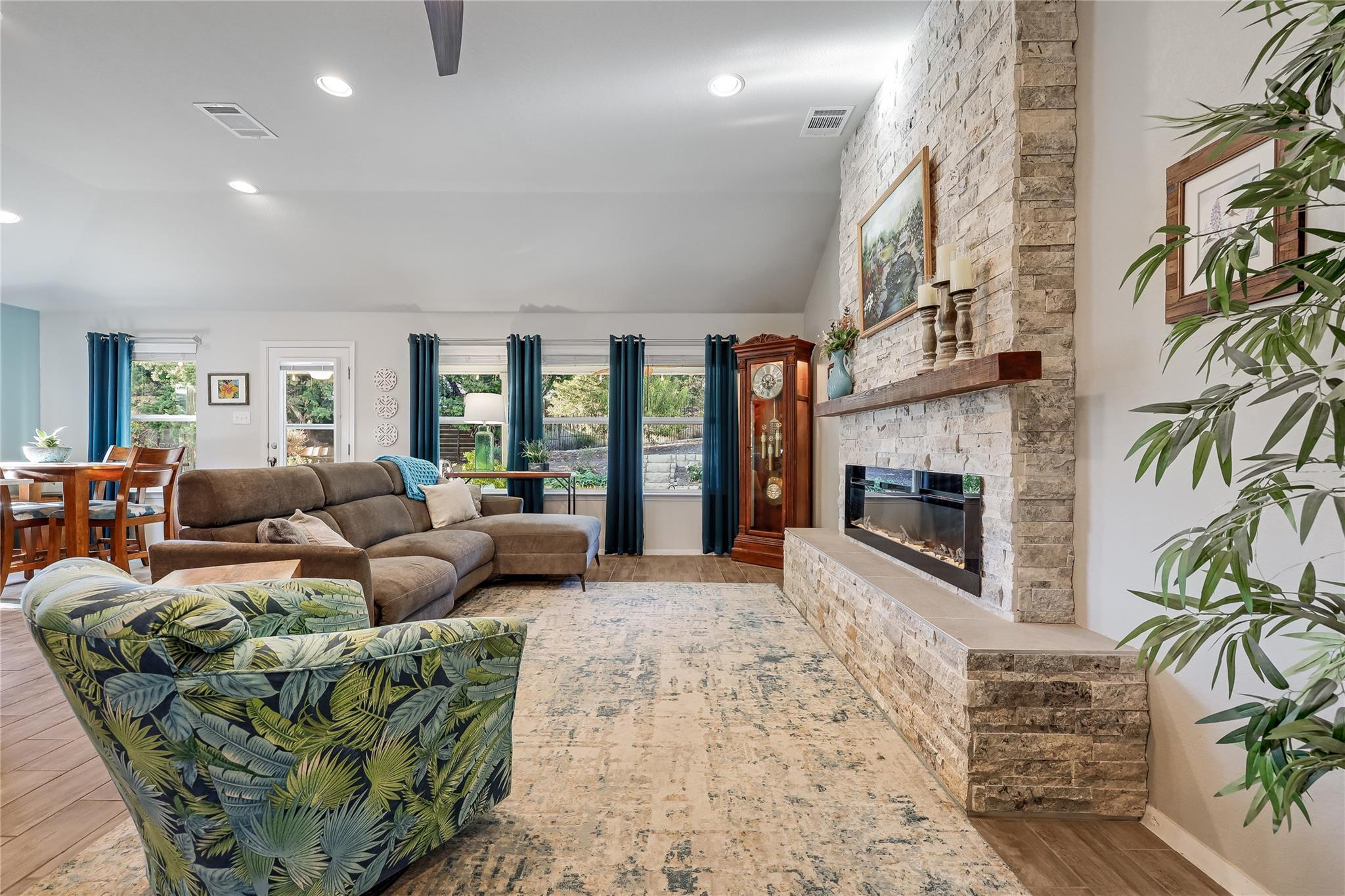 21504 Santa Domingo Ln, Lago Vista, TX 78645