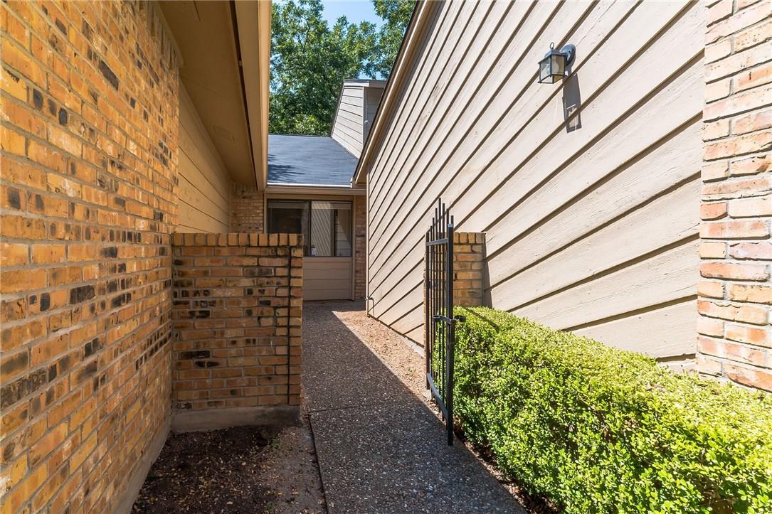 7211 Lakewood Dr # D-114, Austin, TX 78750