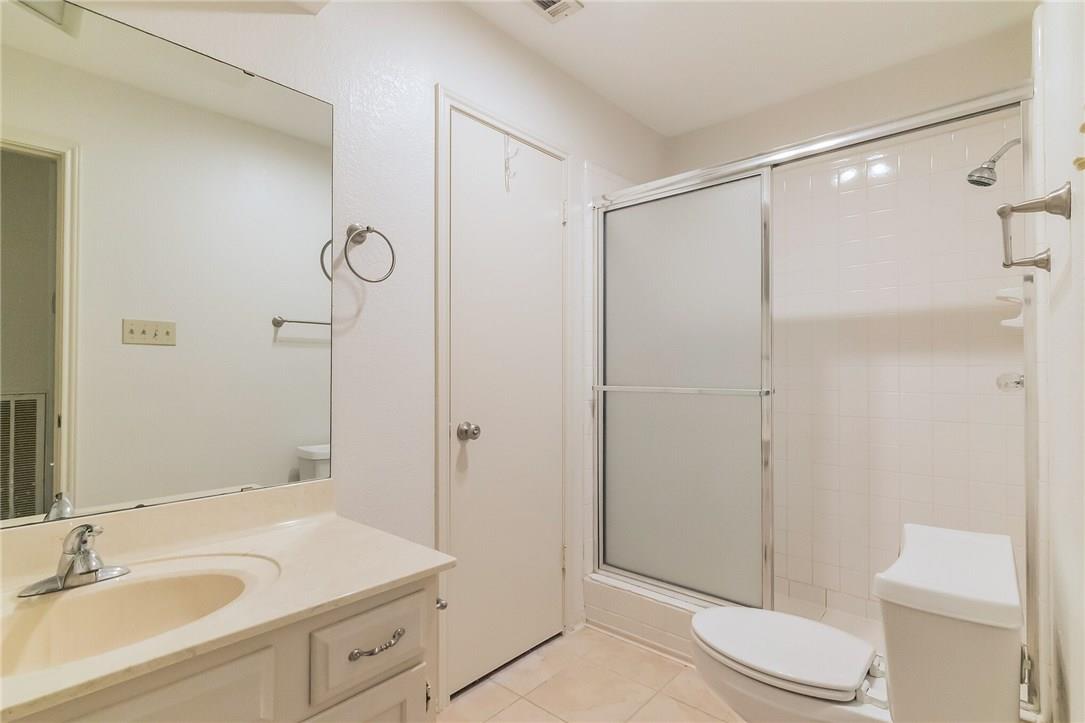 7211 Lakewood Dr # D-114, Austin, TX 78750