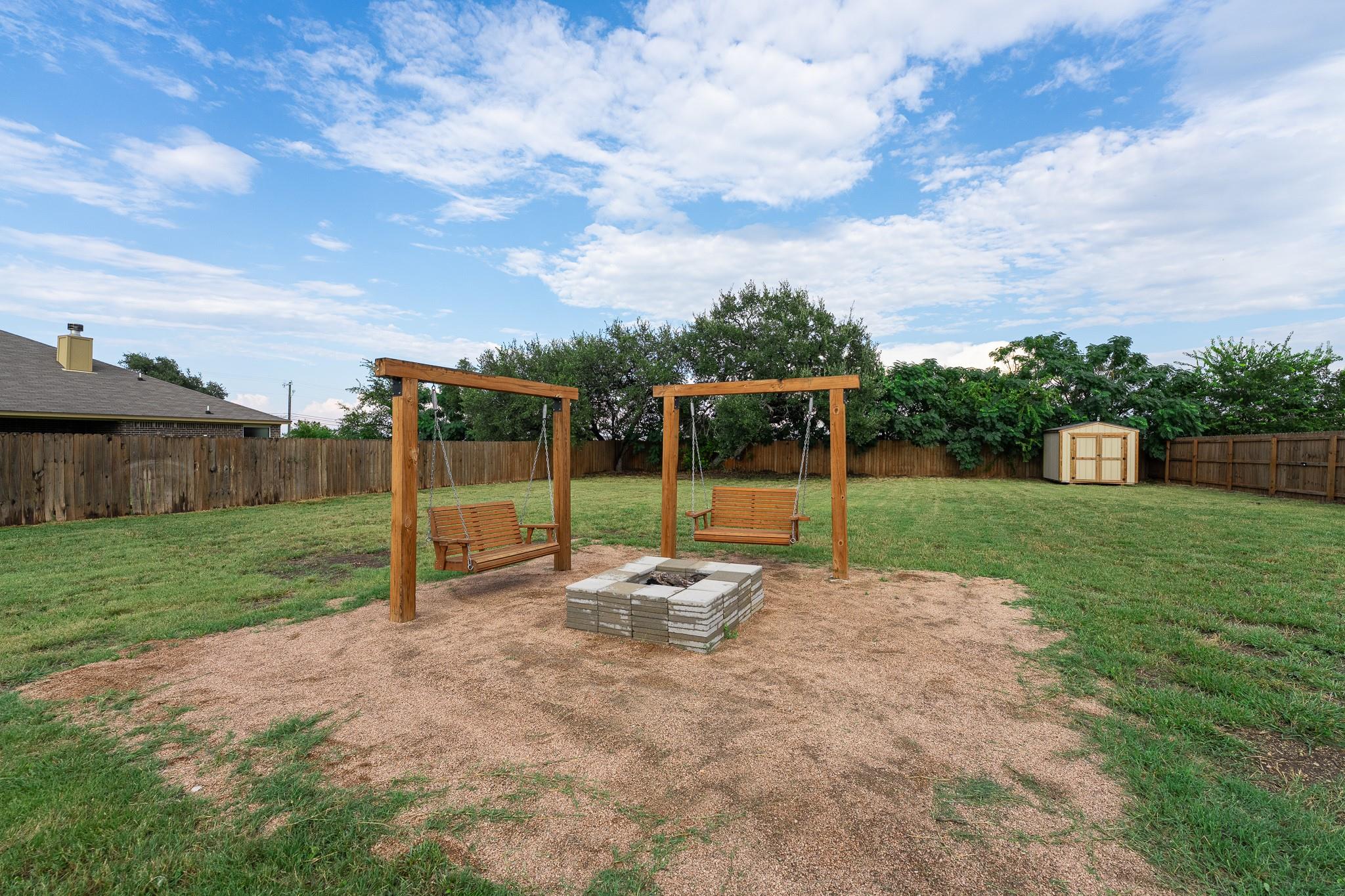 2518 Gail Dr, Copperas Cove, TX 76522