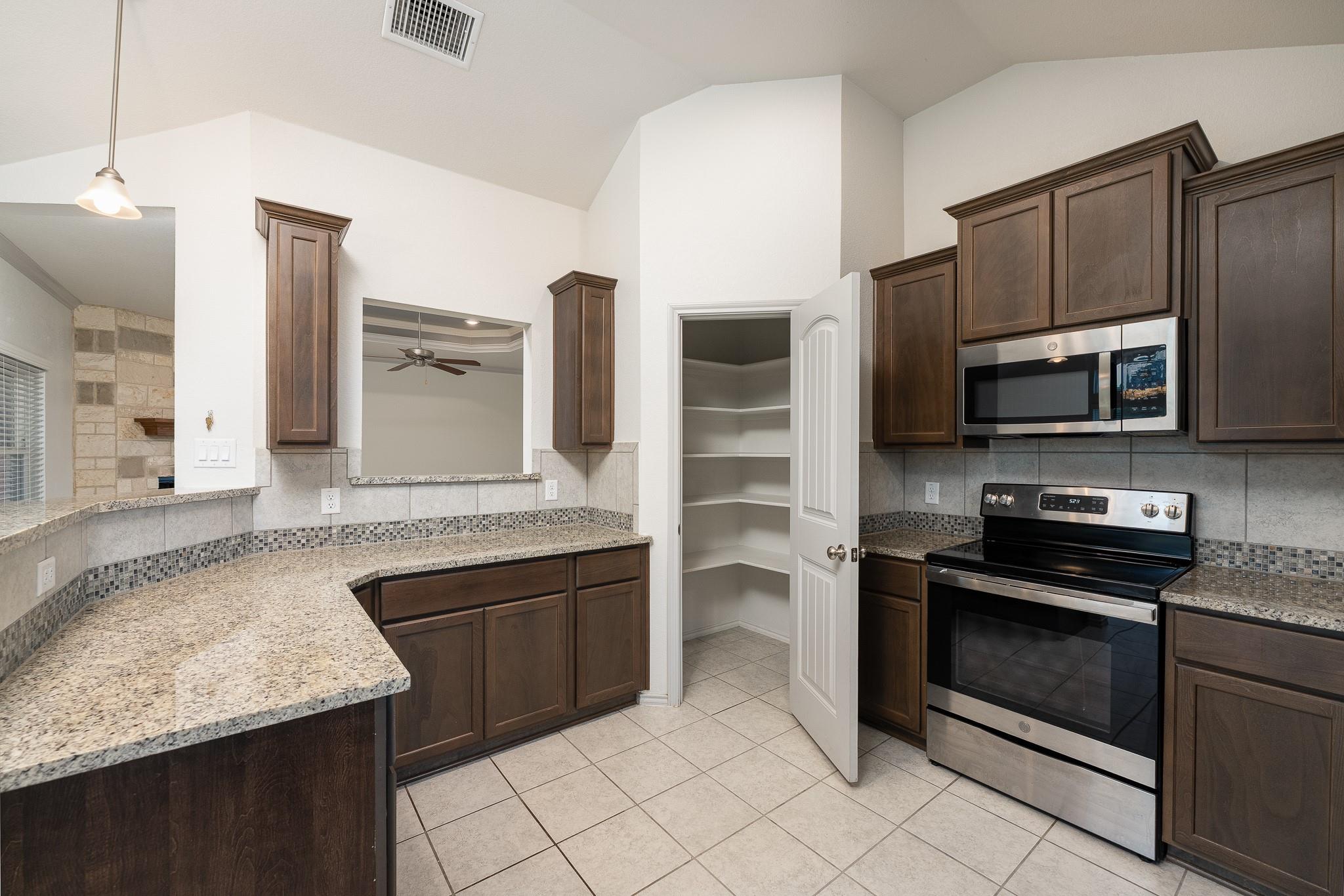 2518 Gail Dr, Copperas Cove, TX 76522