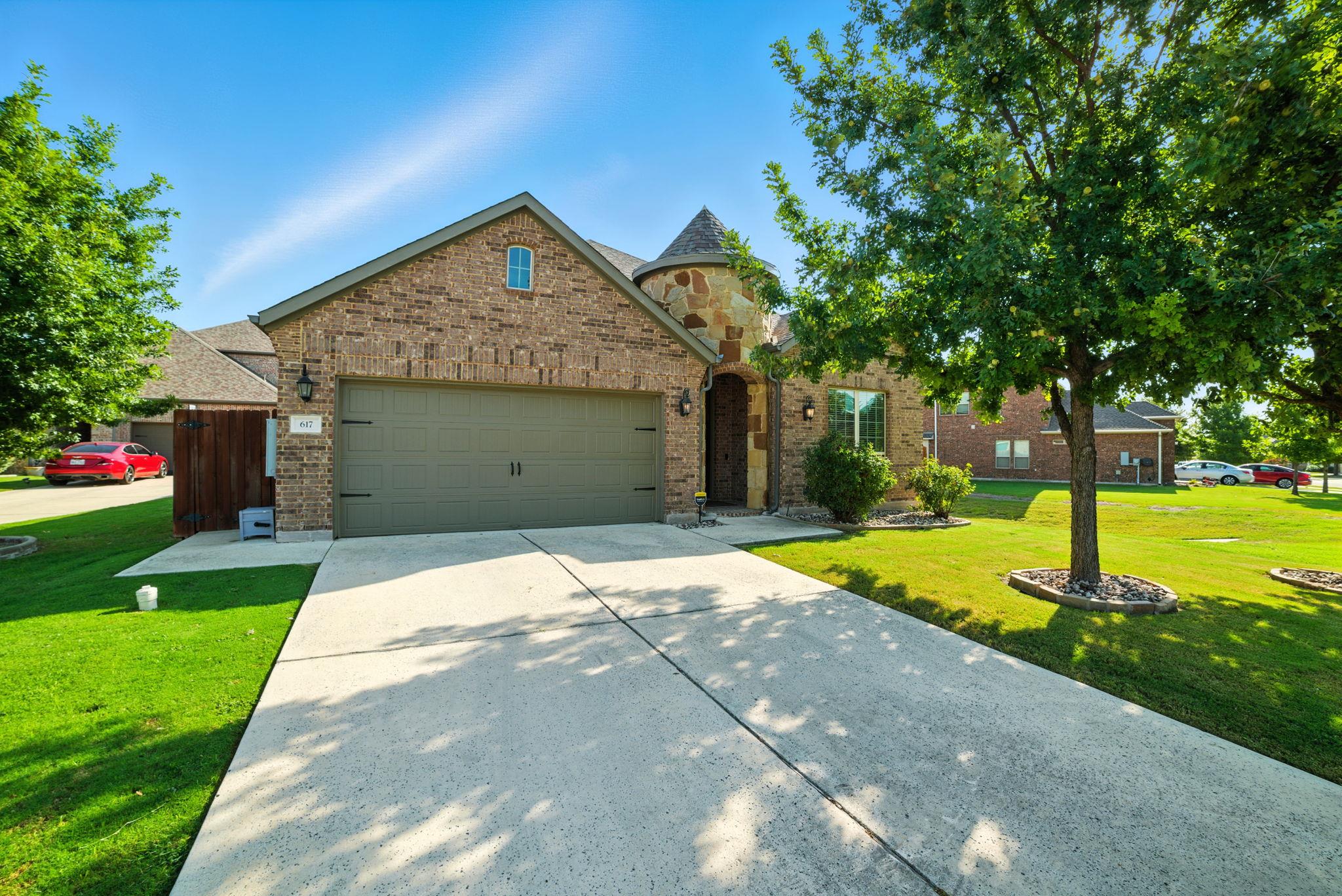 617 Mistflower Springs Dr, Leander, TX 78641
