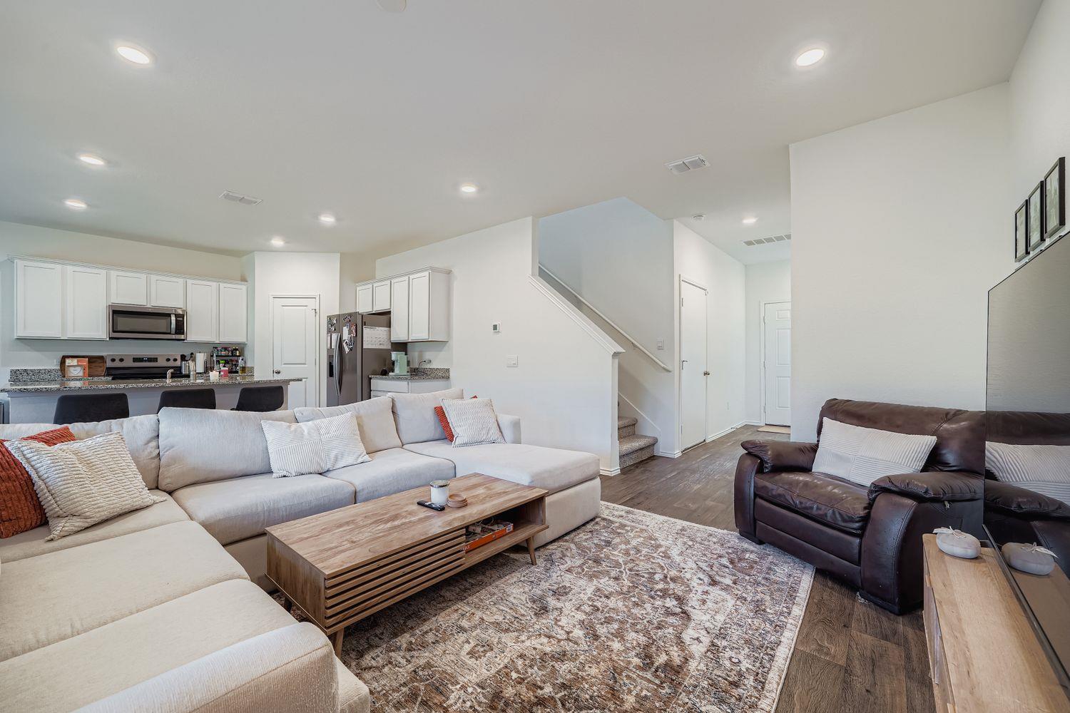 18421 Cremello Dr # B, Manor, TX 78653