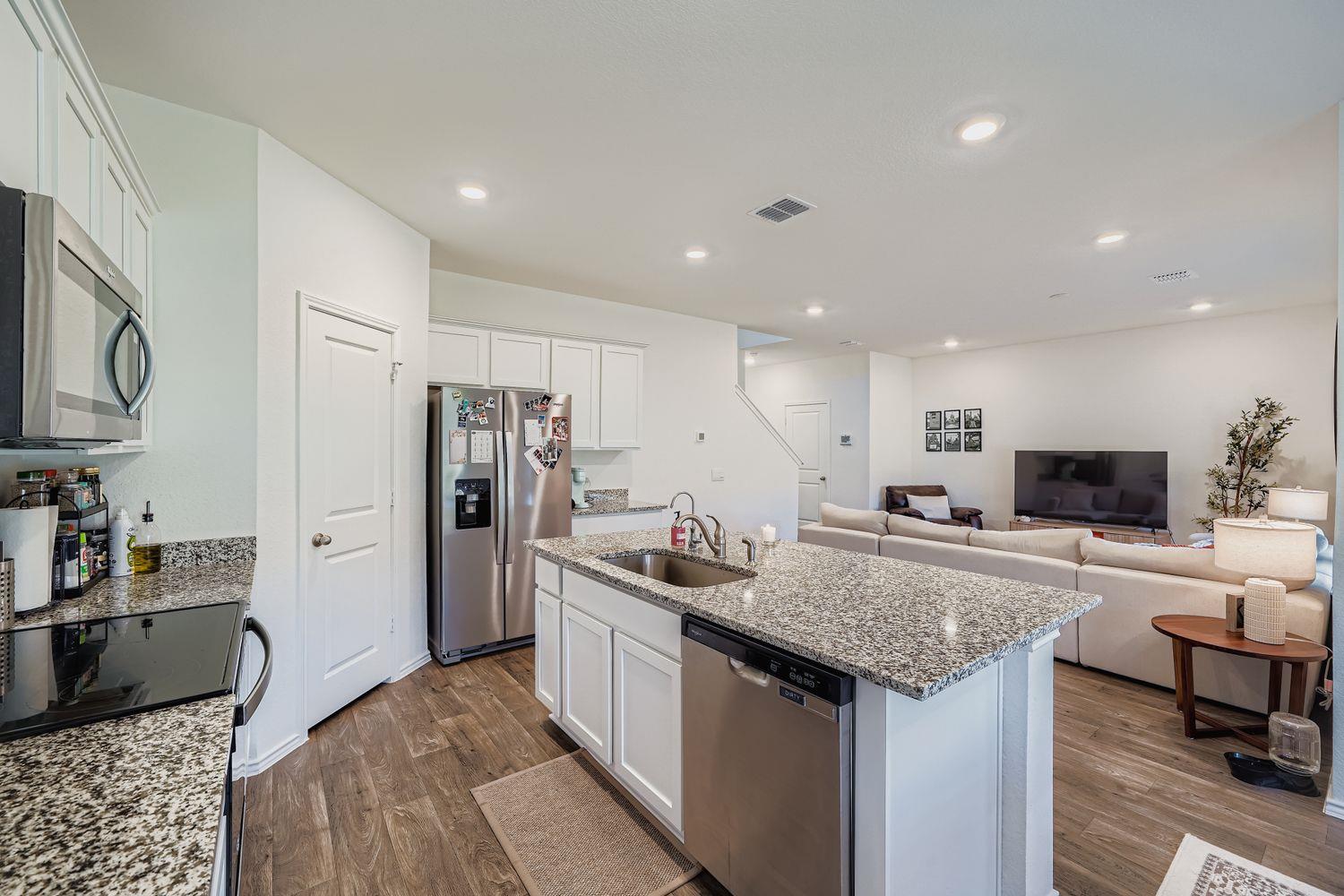 18421 Cremello Dr # B, Manor, TX 78653