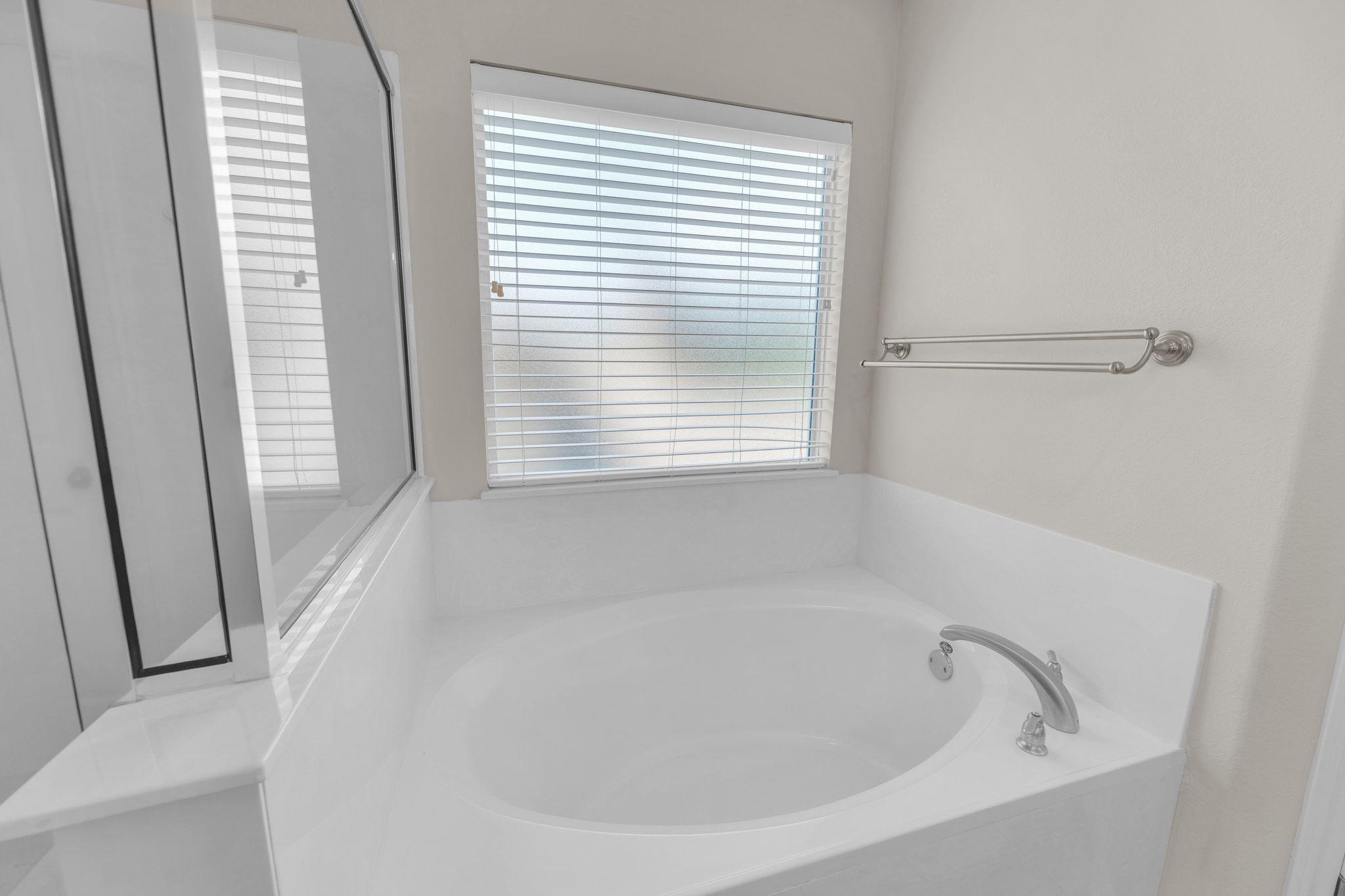 3929 Vallarta Ln, Round Rock, TX 78681