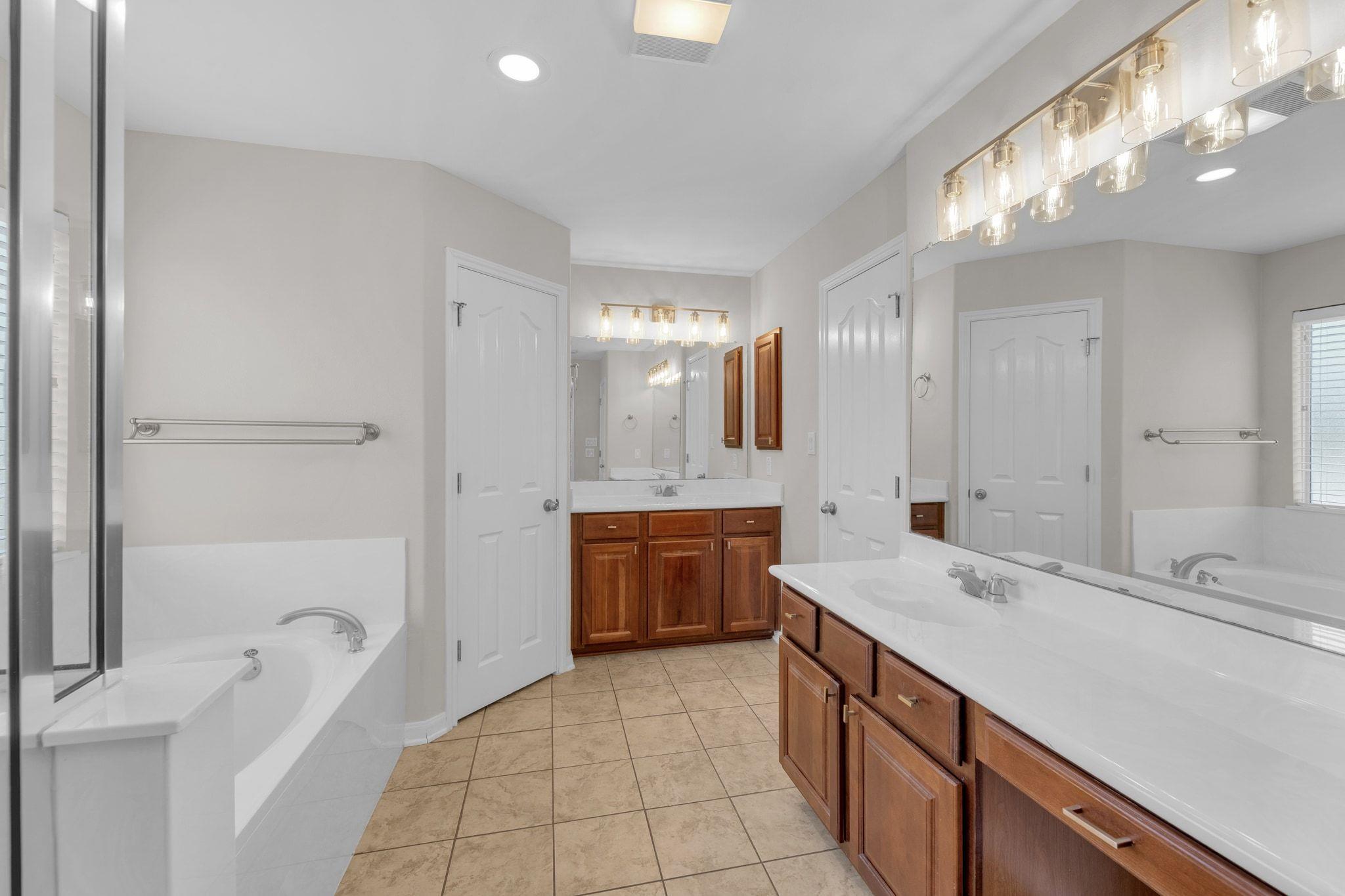 3929 Vallarta Ln, Round Rock, TX 78681