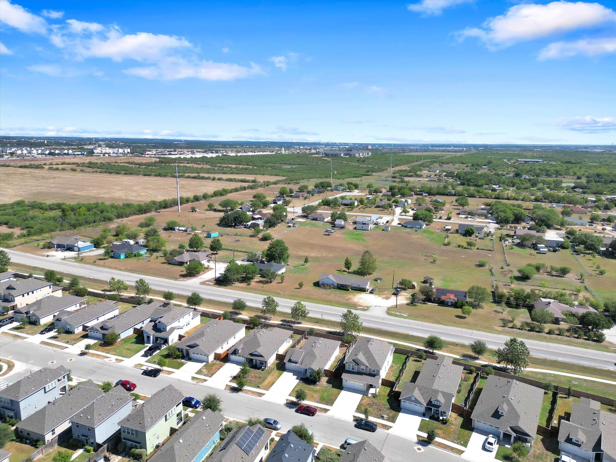 425 Spiny Lizard Ln, San Marcos, TX 78666