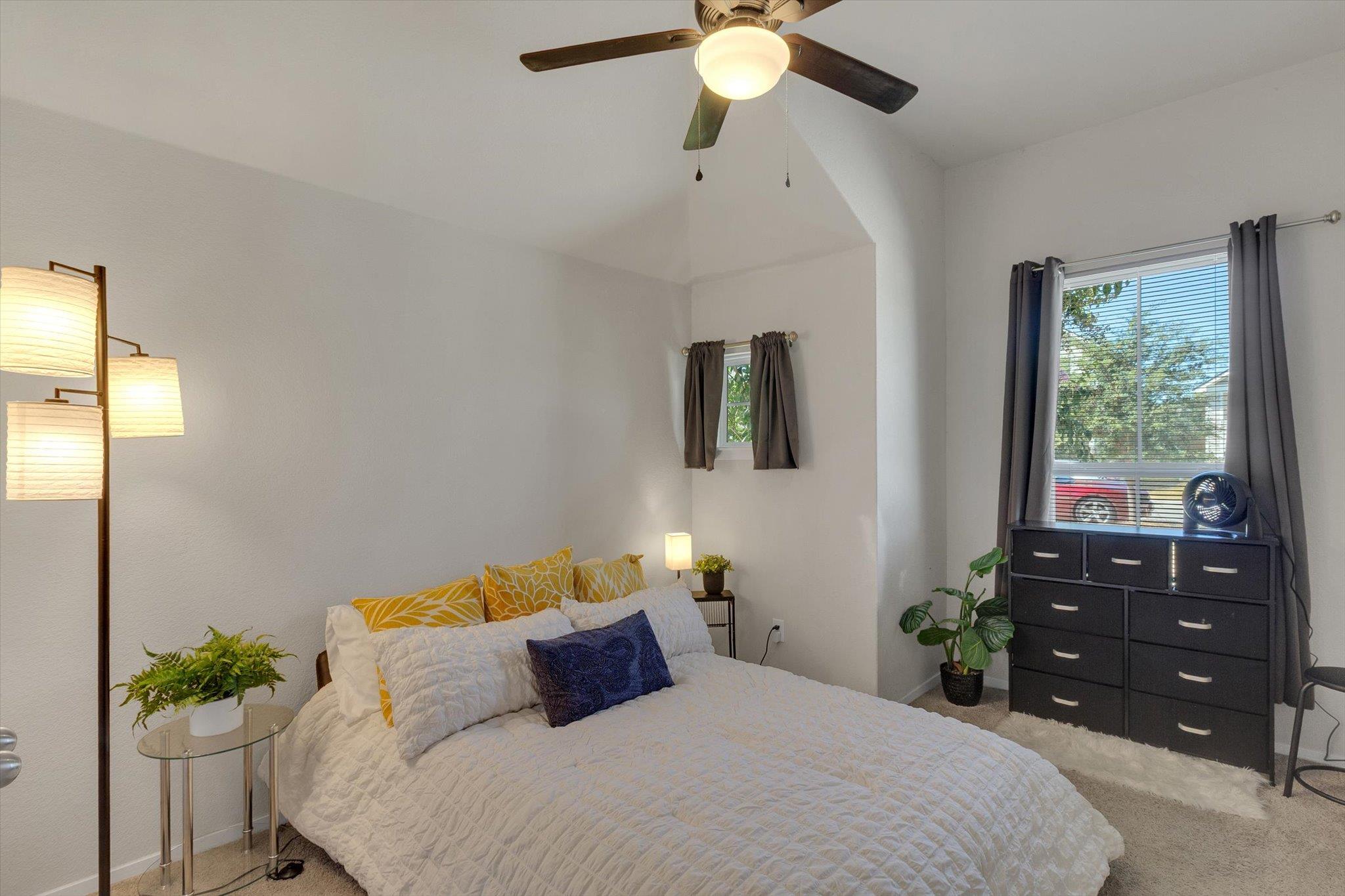 425 Spiny Lizard Ln, San Marcos, TX 78666