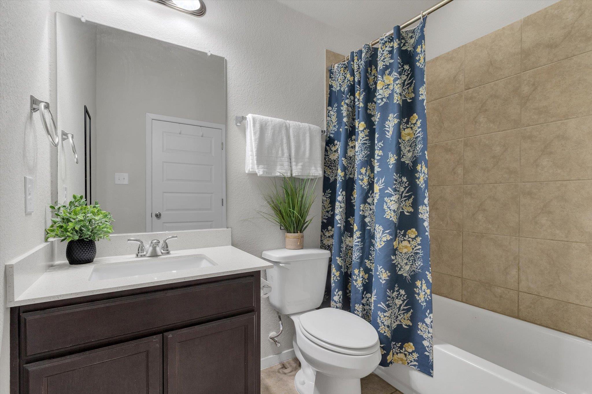 425 Spiny Lizard Ln, San Marcos, TX 78666