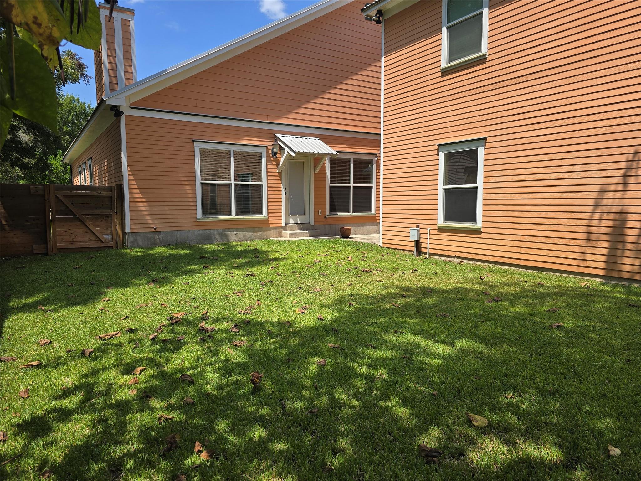 602 Garwood St, Smithville, TX 78957