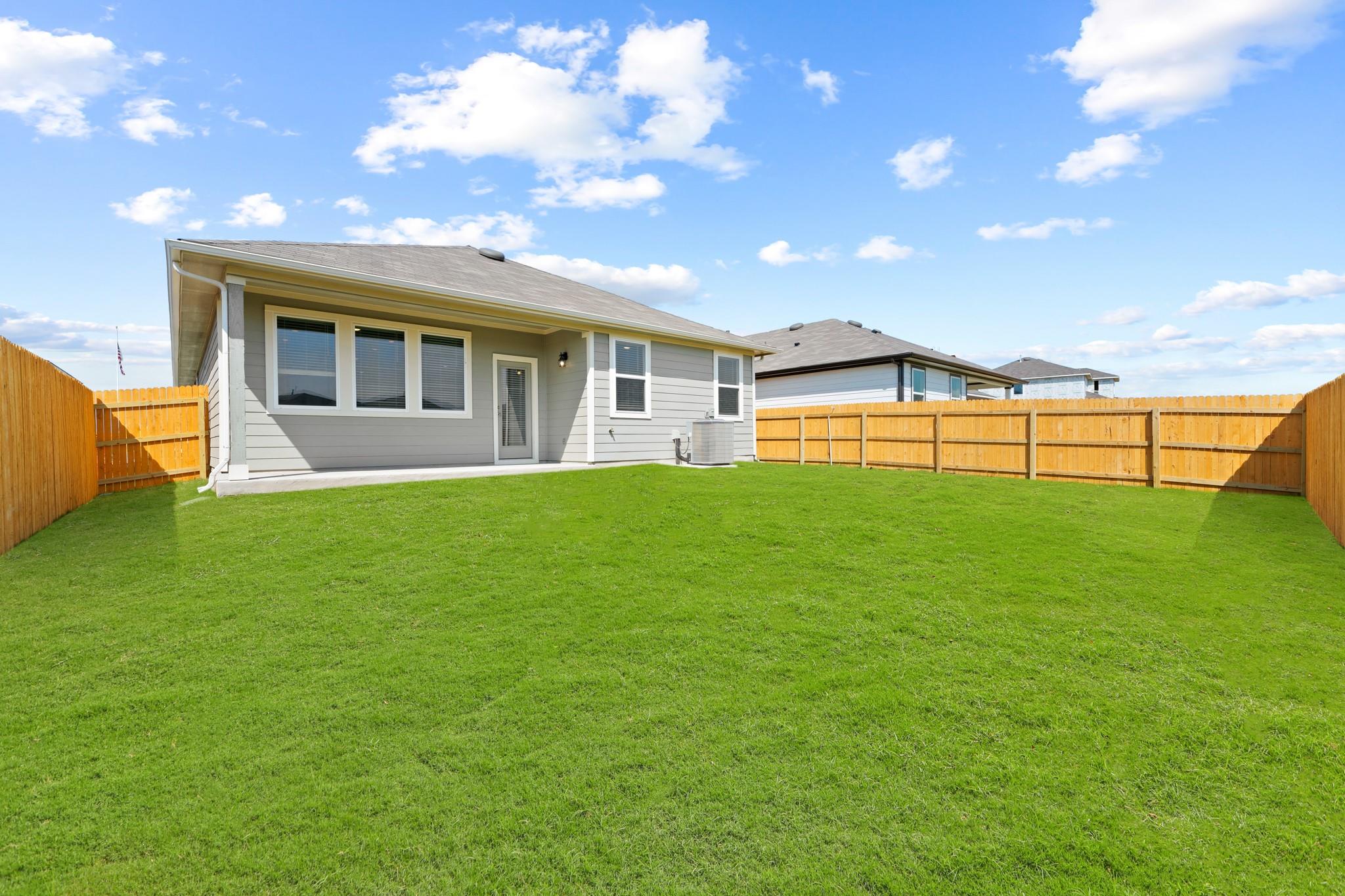 411 Town Lake Bnd, Kyle, TX 78640