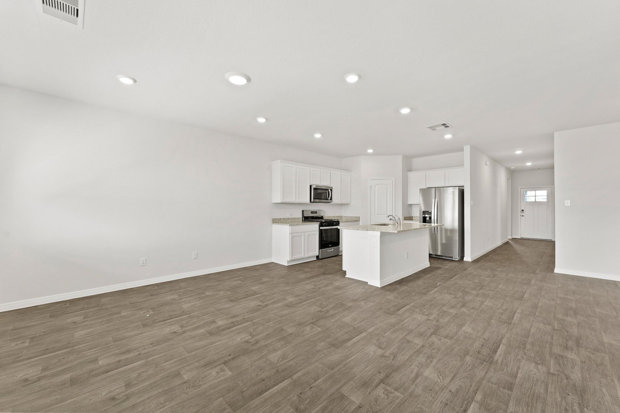 411 Town Lake Bnd, Kyle, TX 78640