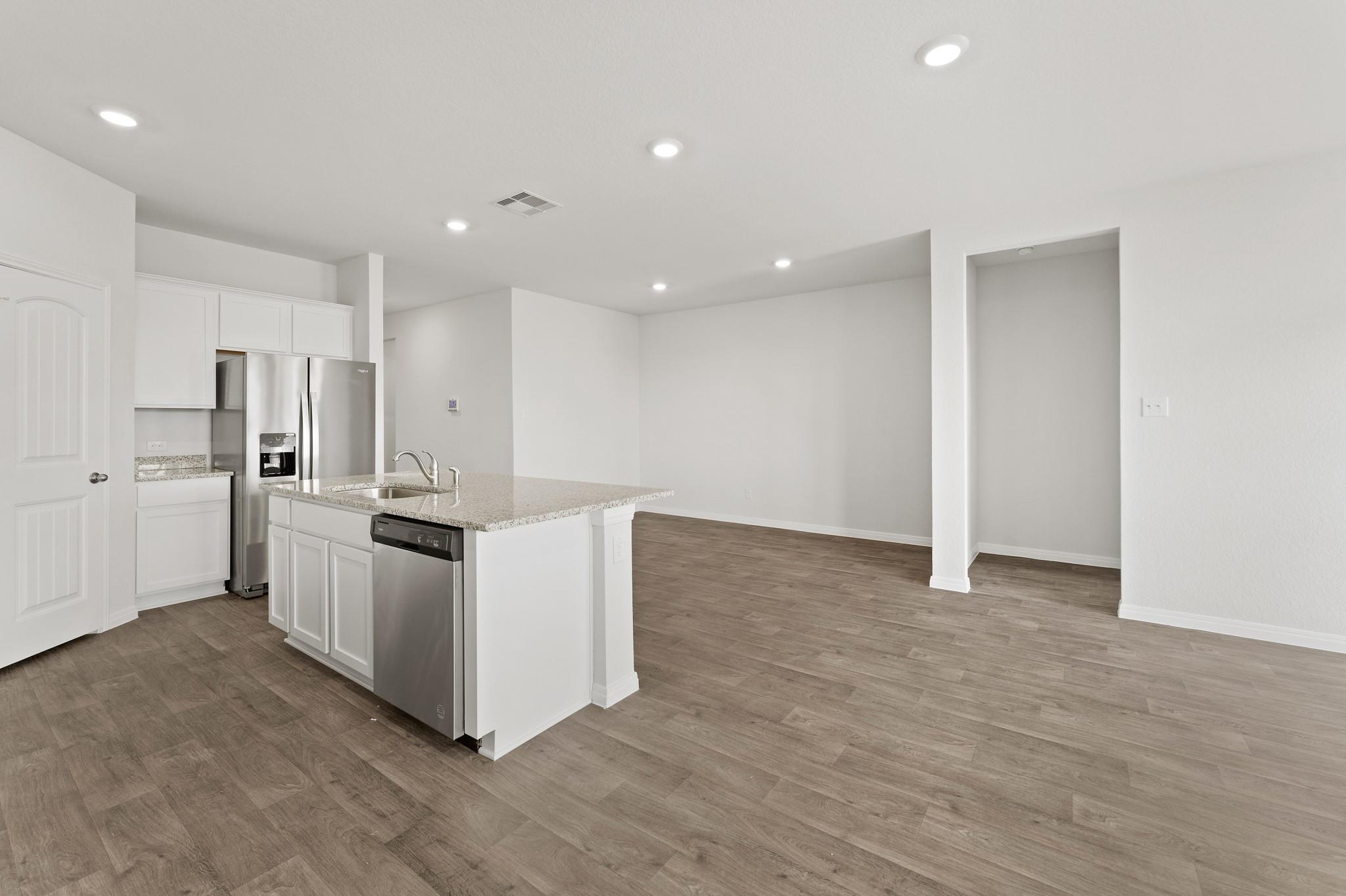 411 Town Lake Bnd, Kyle, TX 78640