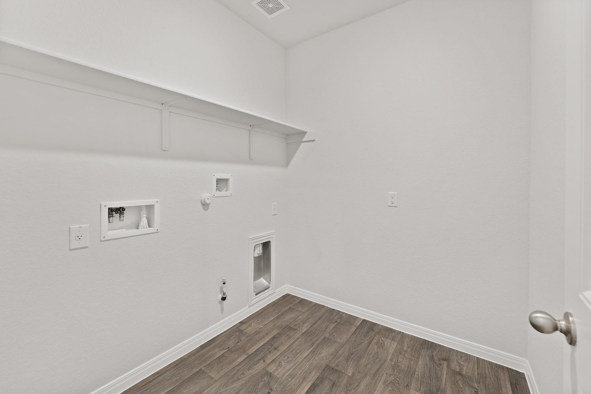 411 Town Lake Bnd, Kyle, TX 78640