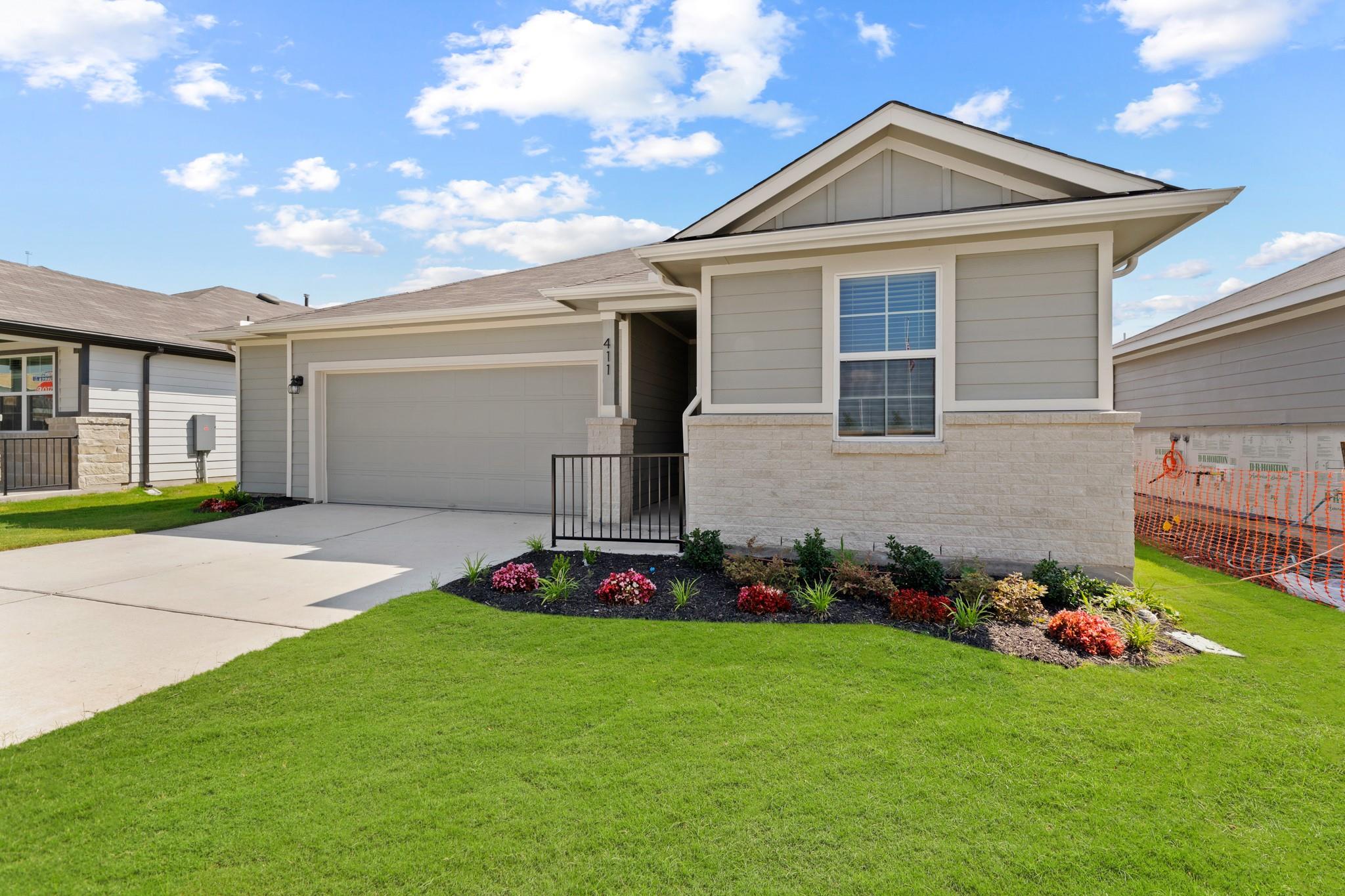 411 Town Lake Bnd, Kyle, TX 78640