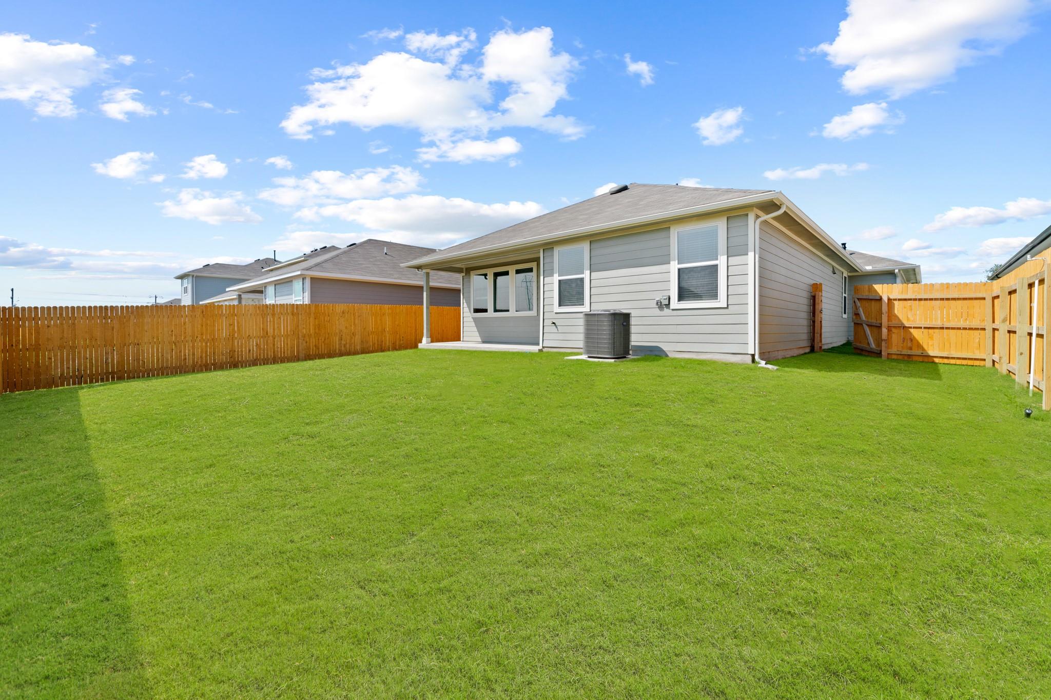 411 Town Lake Bnd, Kyle, TX 78640