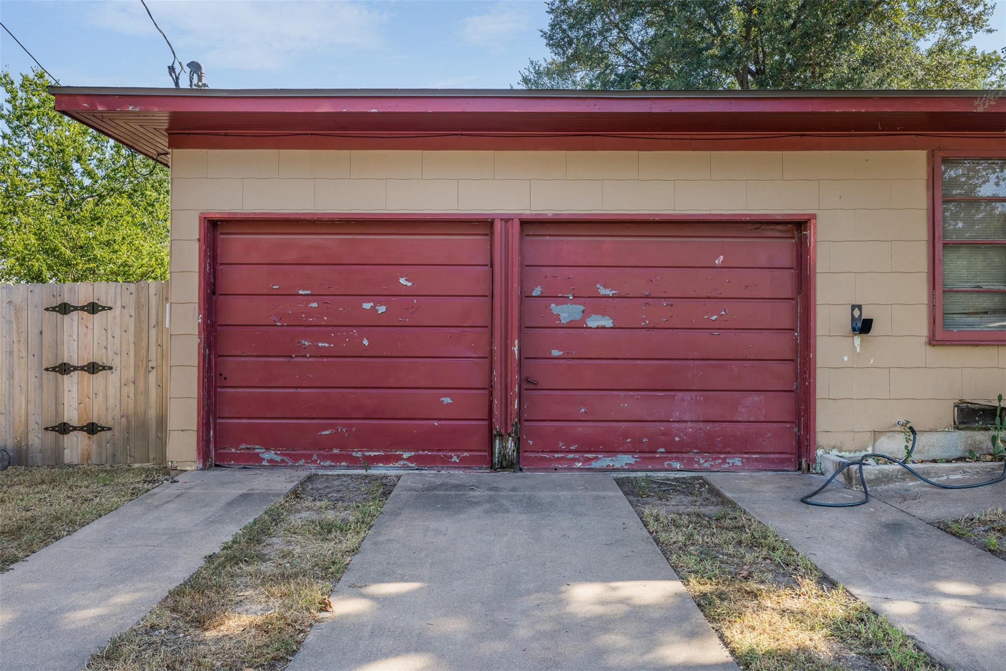 312 S Wilson Ave, Giddings, TX 78942