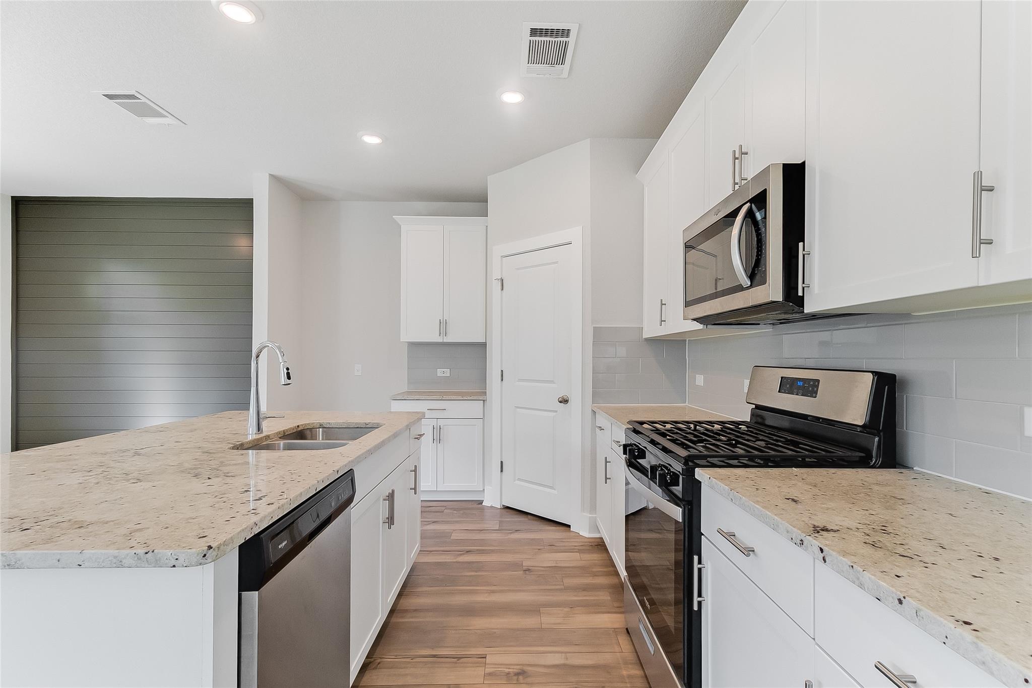 525 Longmount Cv, Liberty Hill, TX 78642