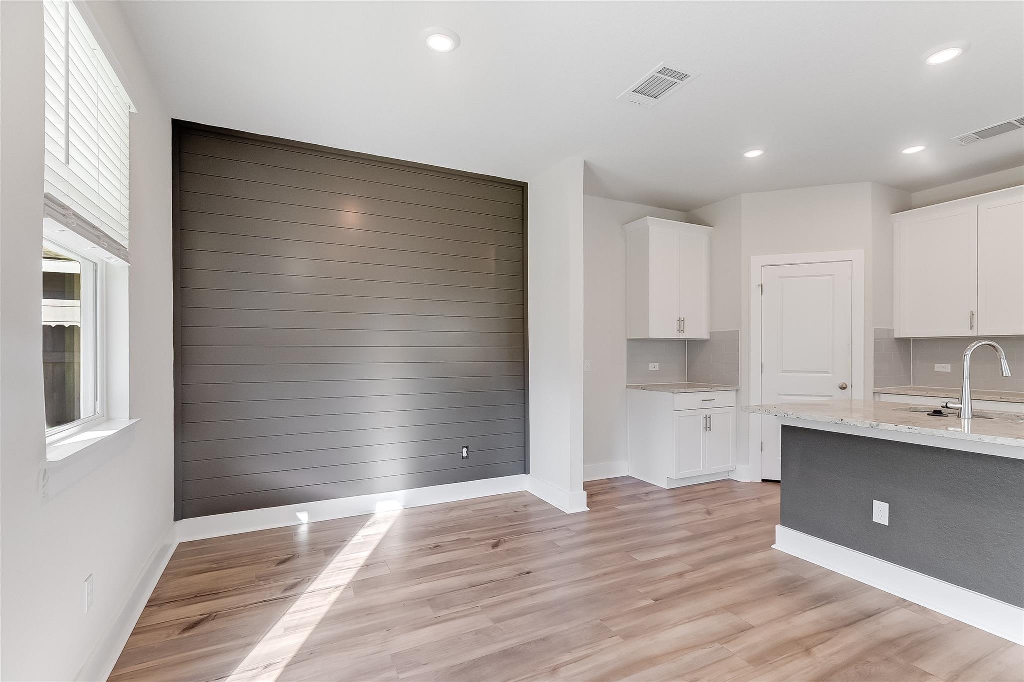 525 Longmount Cv, Liberty Hill, TX 78642