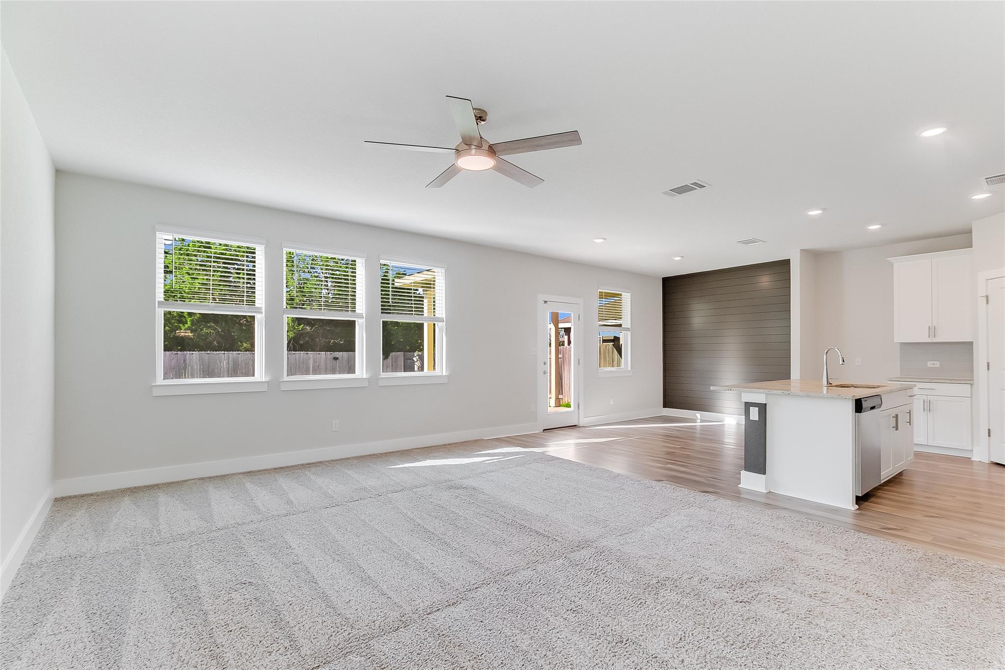 525 Longmount Cv, Liberty Hill, TX 78642