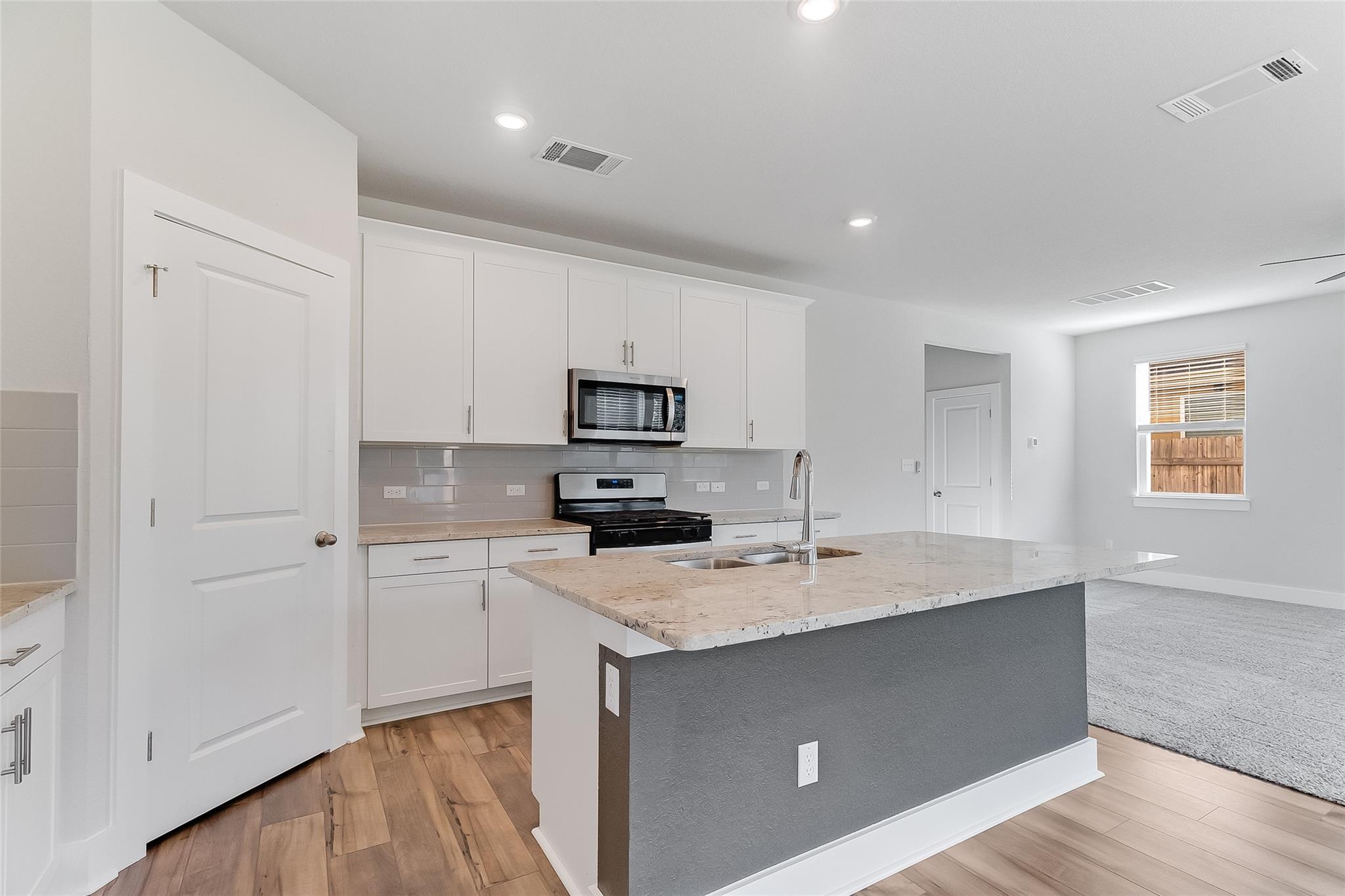 525 Longmount Cv, Liberty Hill, TX 78642