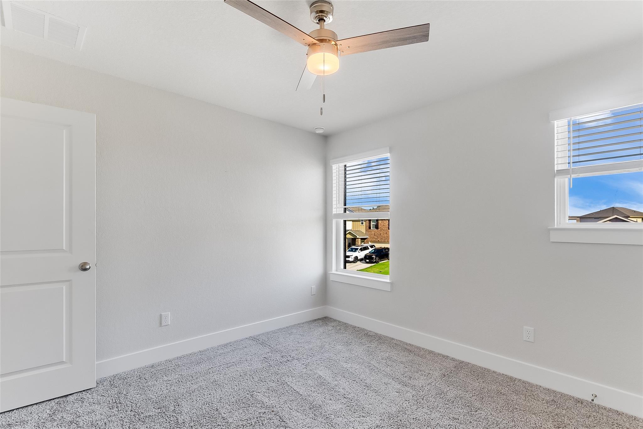 525 Longmount Cv, Liberty Hill, TX 78642