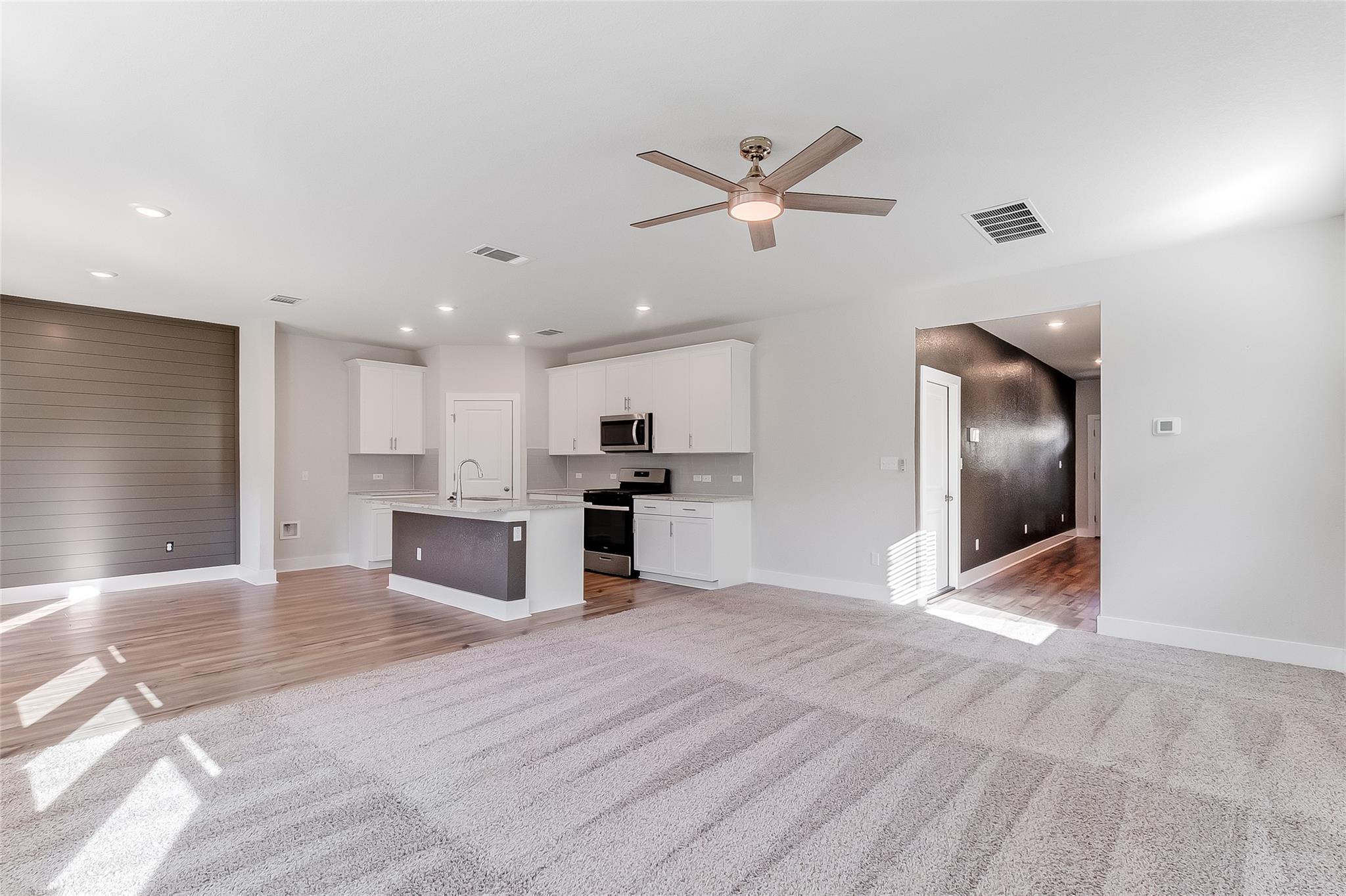 525 Longmount Cv, Liberty Hill, TX 78642