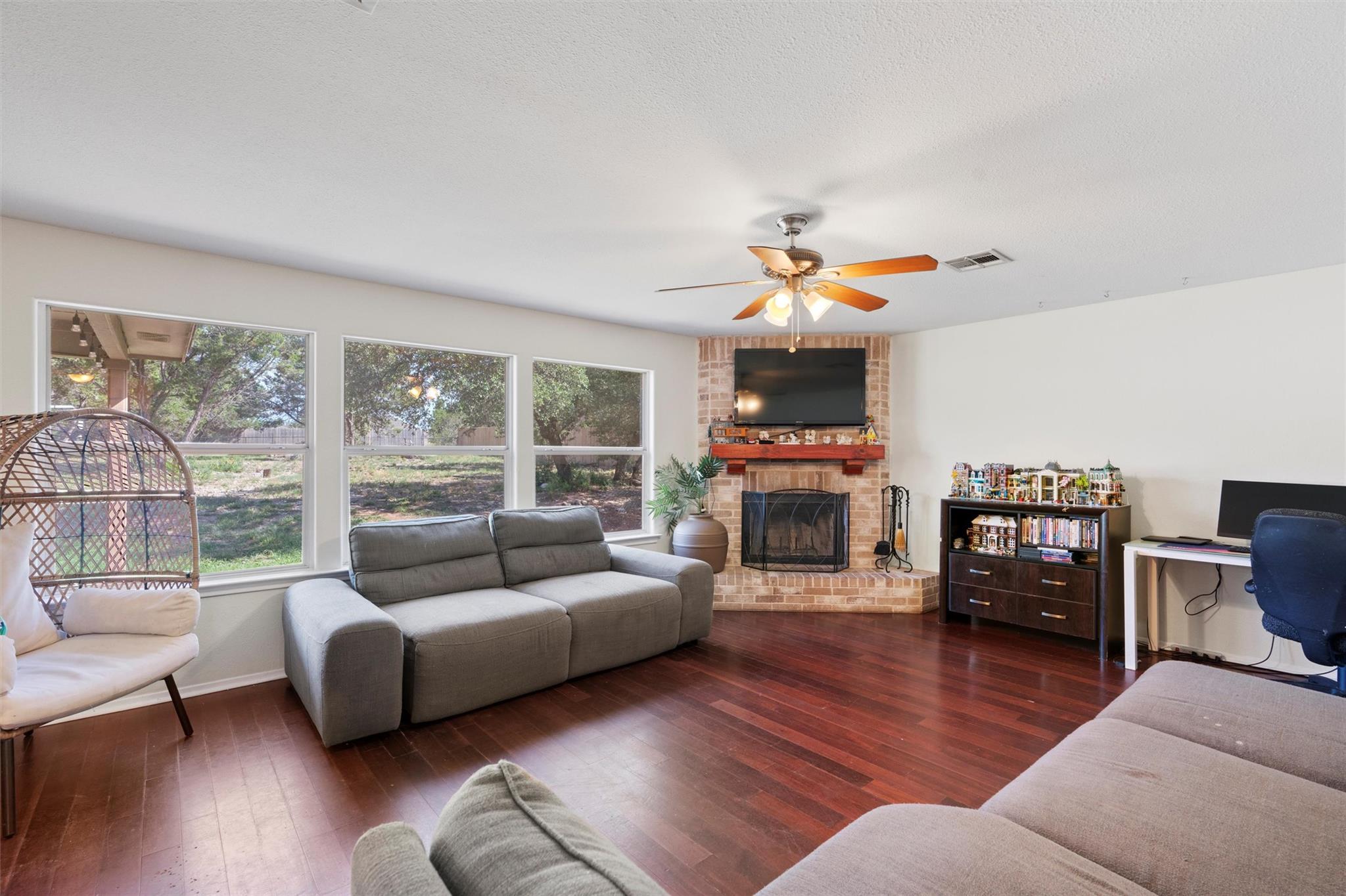 6005 La Mesa St, Lago Vista, TX 78645