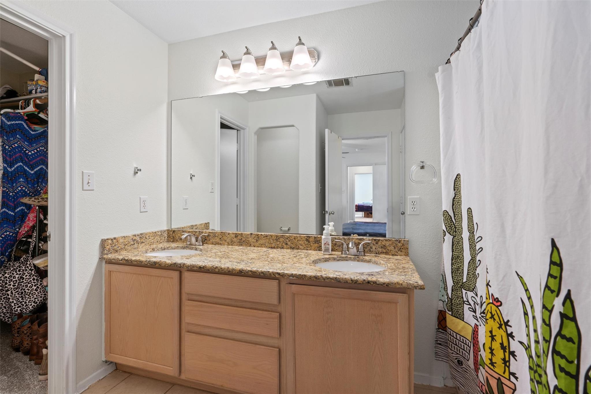 6005 La Mesa St, Lago Vista, TX 78645