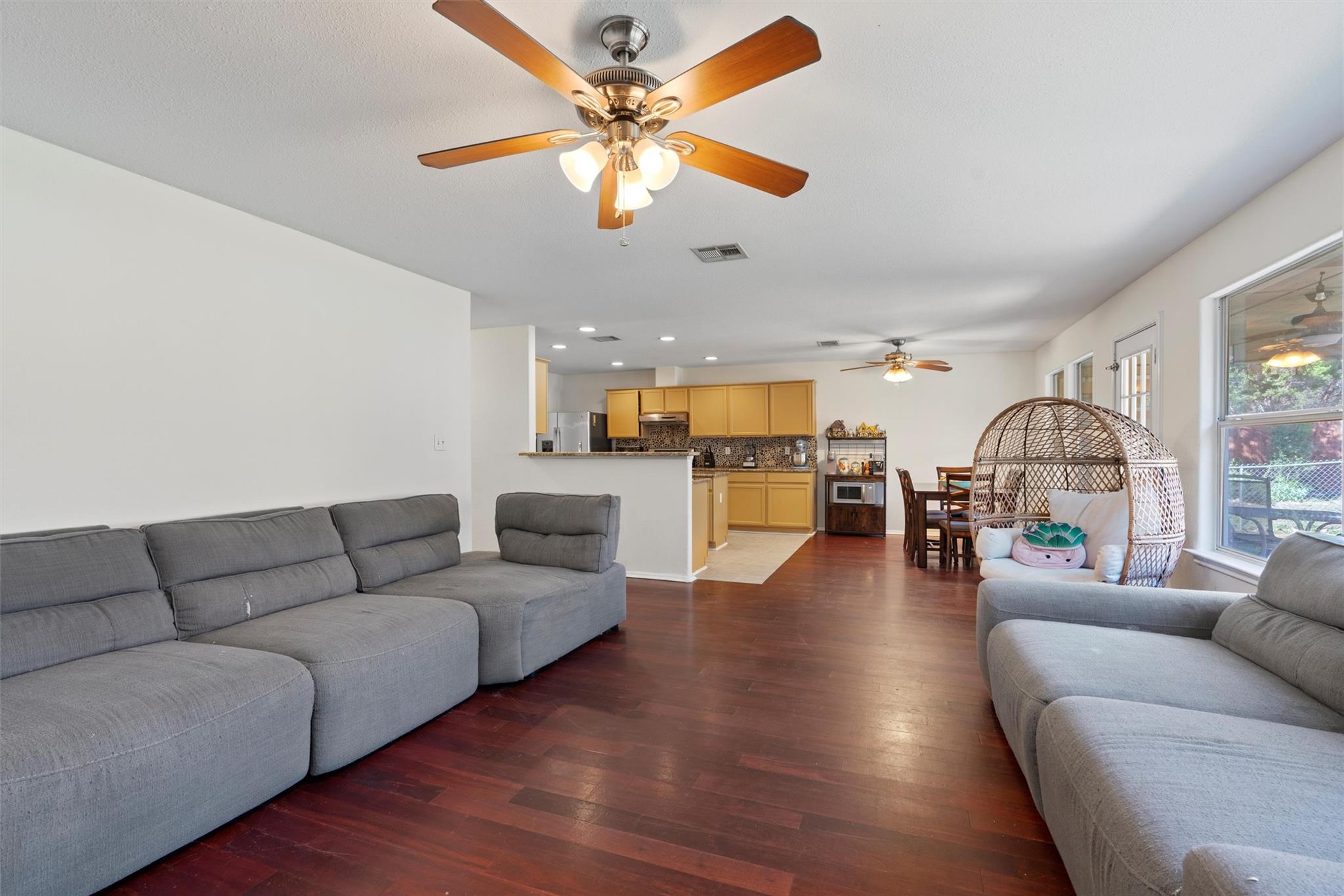 6005 La Mesa St, Lago Vista, TX 78645