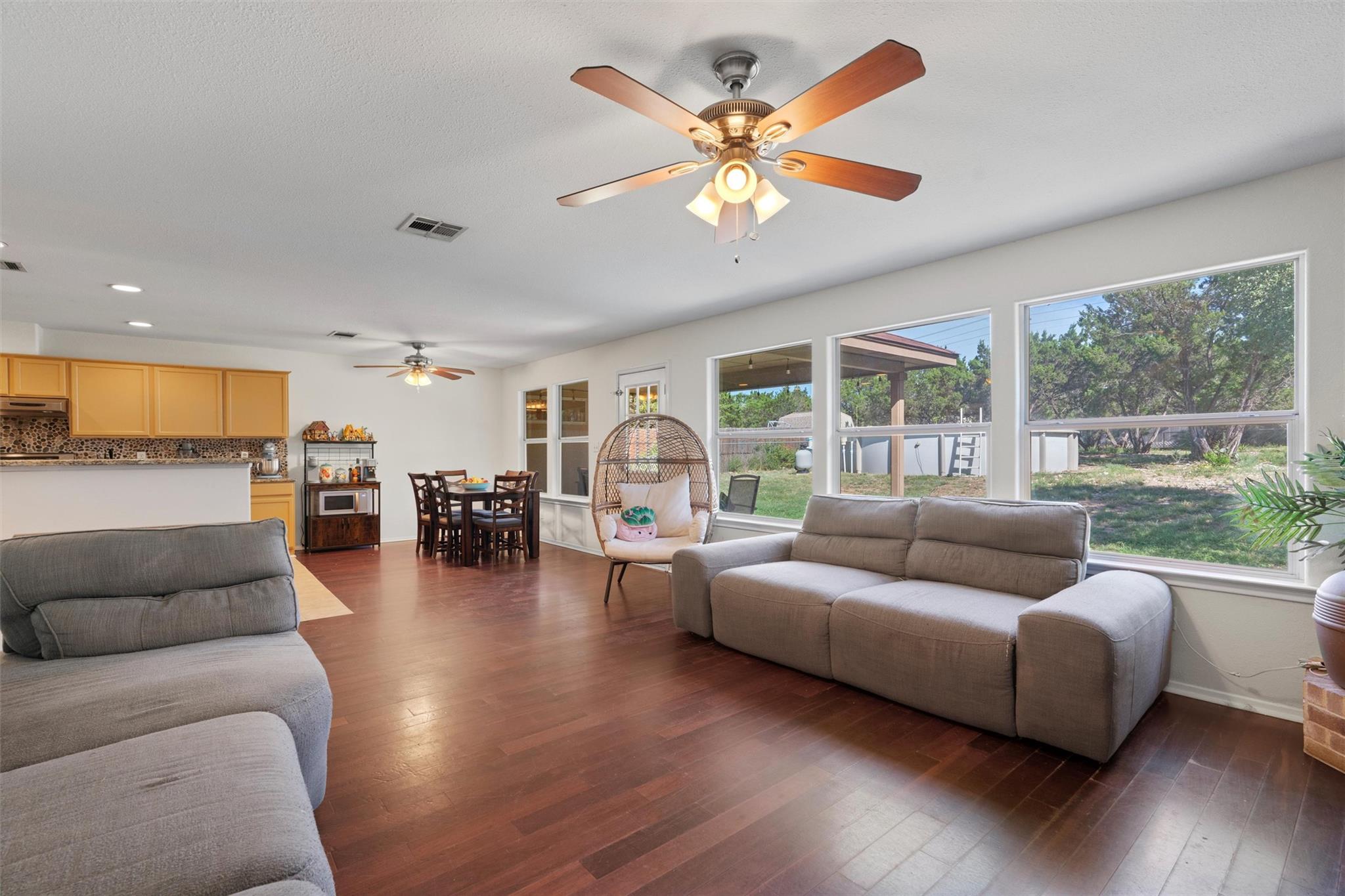 6005 La Mesa St, Lago Vista, TX 78645