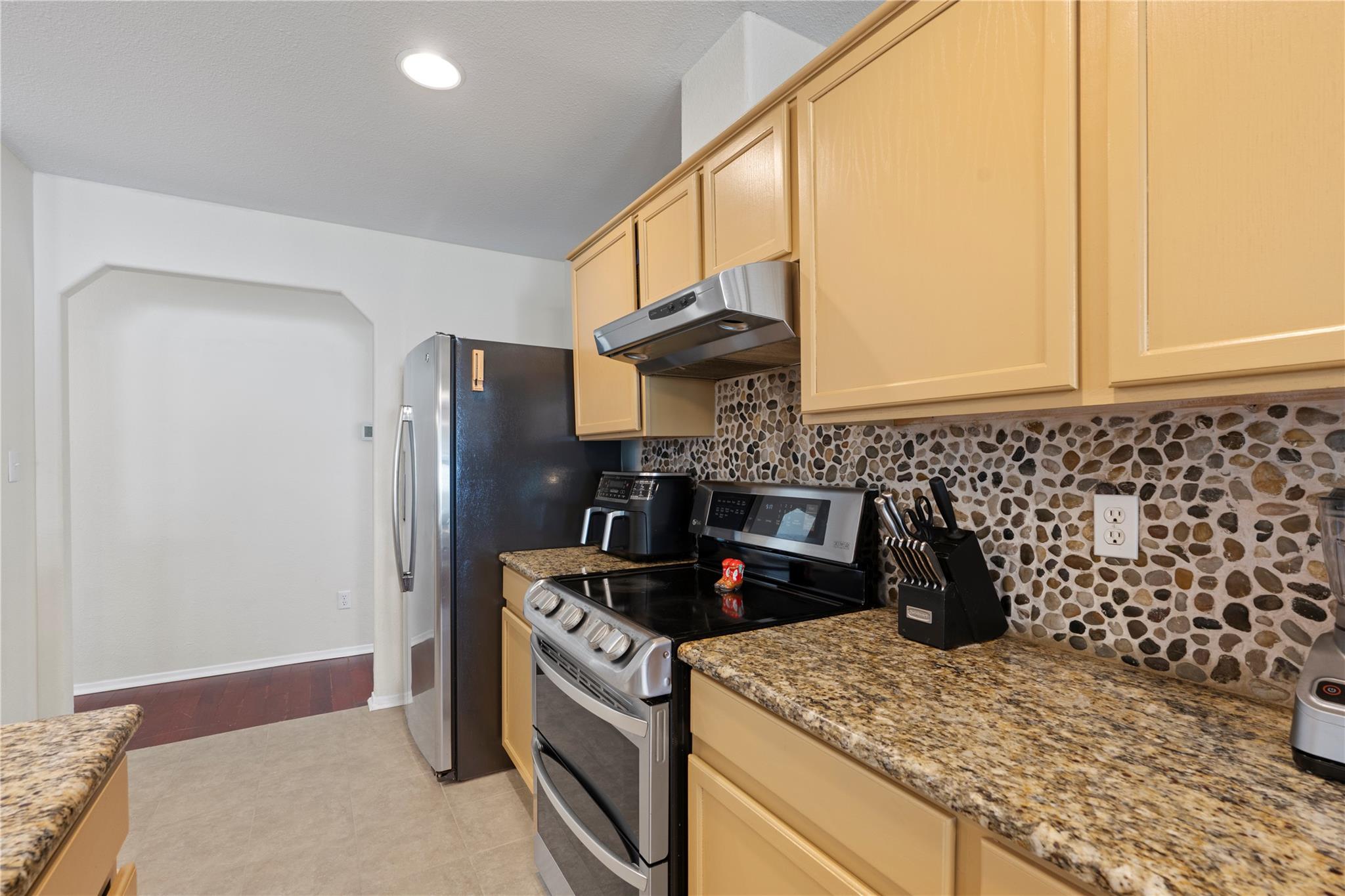 6005 La Mesa St, Lago Vista, TX 78645