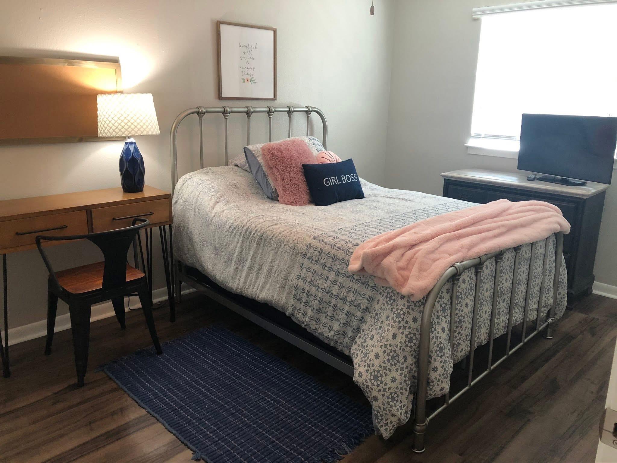 2401 Manor Rd # 117, Austin, TX 78722