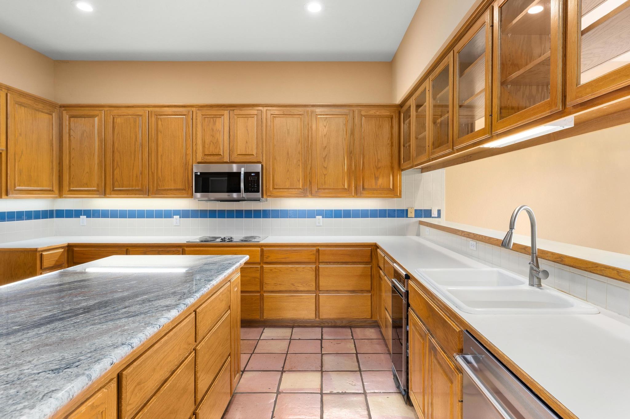 50 Tiburon Dr, Austin, TX 78738