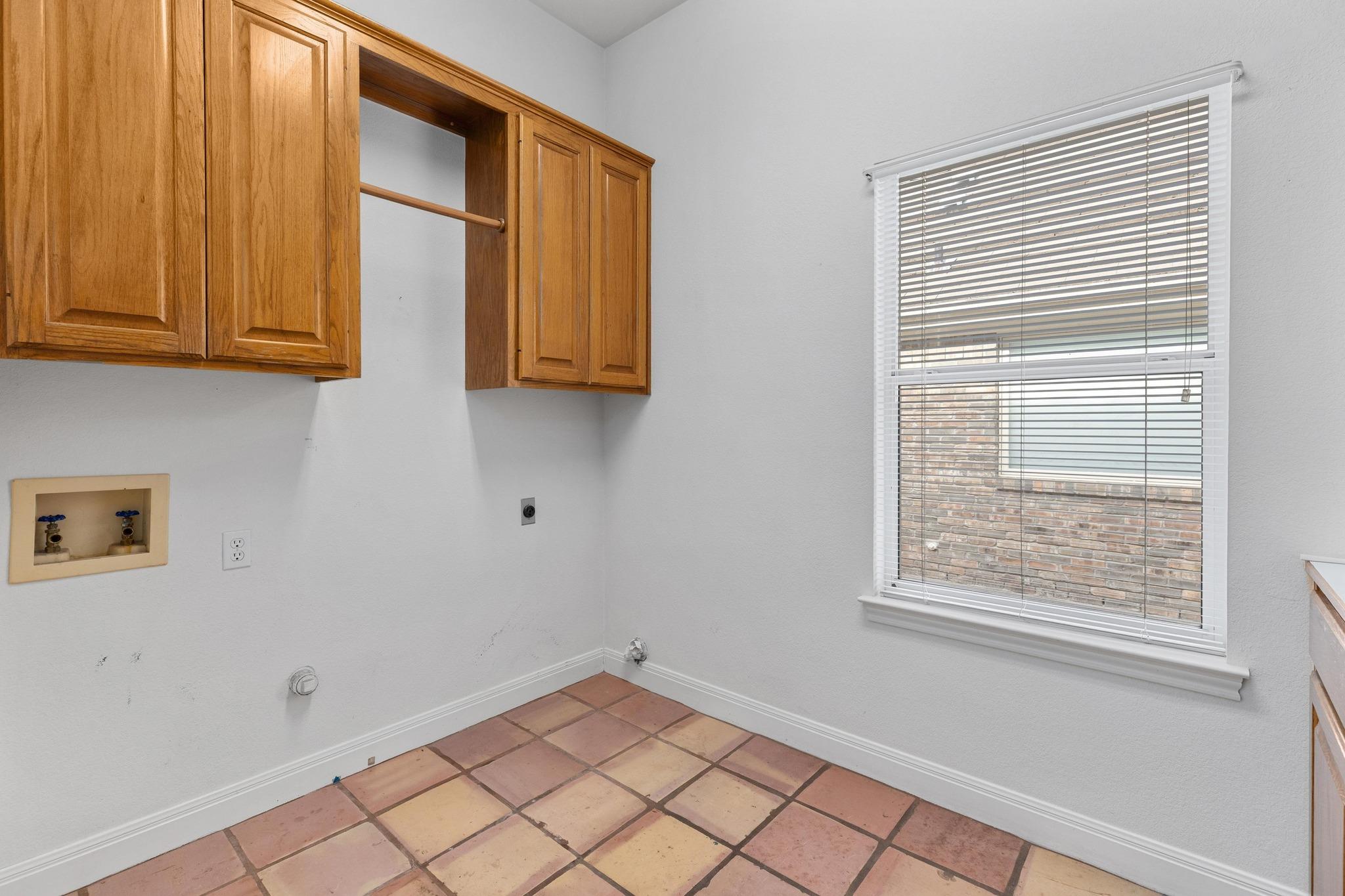 50 Tiburon Dr, Austin, TX 78738